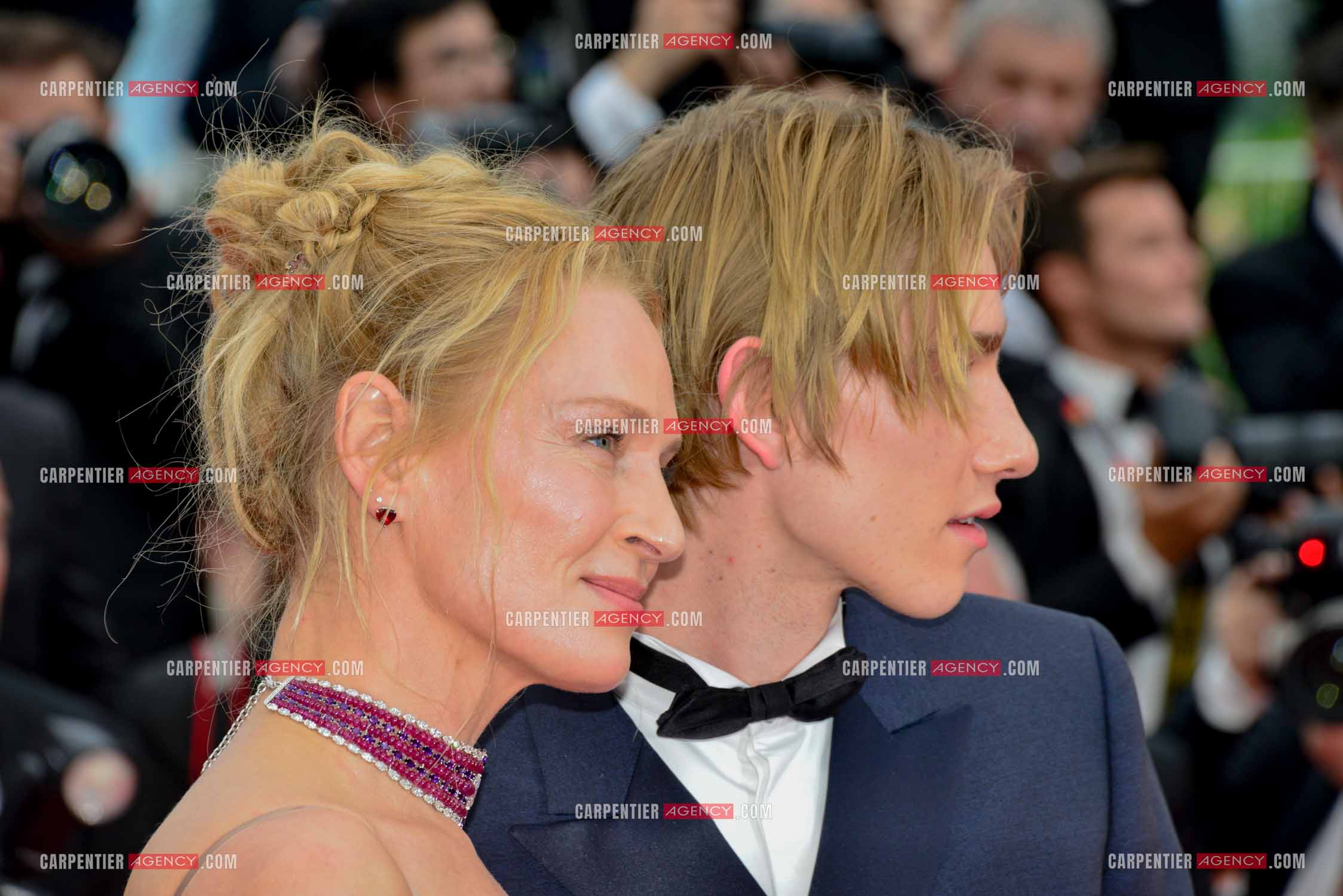 Festival de Cannes 2023. 76e édition, du 16 au 27 mai 2023 au Palais des festivals, à Cannes. L'actrice américaine Uma Thurman et son fils Thurman Hawke assistent à la cérémonie d'ouverture et à la projection du film “ Jeanne du Barry “.