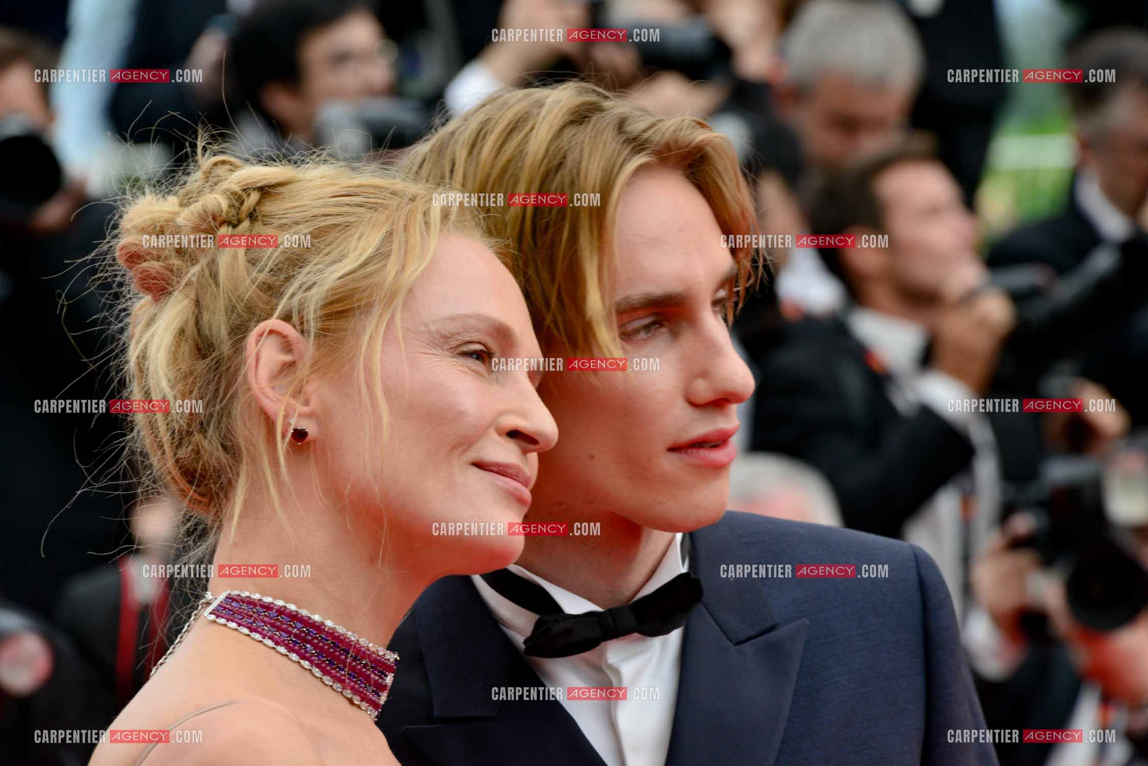 Festival de Cannes 2023. 76e édition, du 16 au 27 mai 2023 au Palais des festivals, à Cannes. L'actrice américaine Uma Thurman et son fils Thurman Hawke assistent à la cérémonie d'ouverture et à la projection du film “ Jeanne du Barry “.