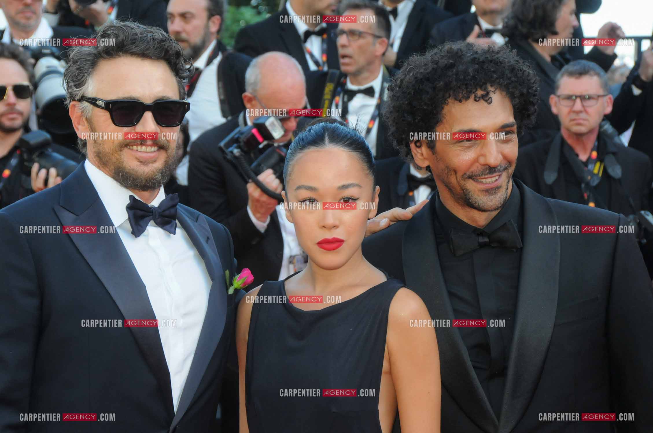Ouverture du  77ème Festival de Cannes du 14 au 25 mai 2024. Montée des marches du film “ Emilia Perez “. James Franco, Élise Tilloloy et Tomer Sisley.
