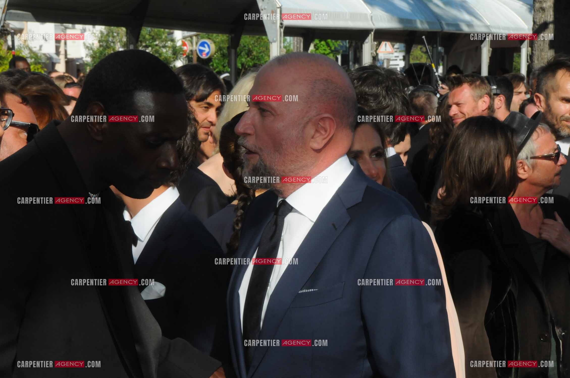Ouverture du  77ème Festival de Cannes du 14 au 25 mai 2024. Montée des marches du film “ Emilia Perez “. Omar Sy et François Damiens.