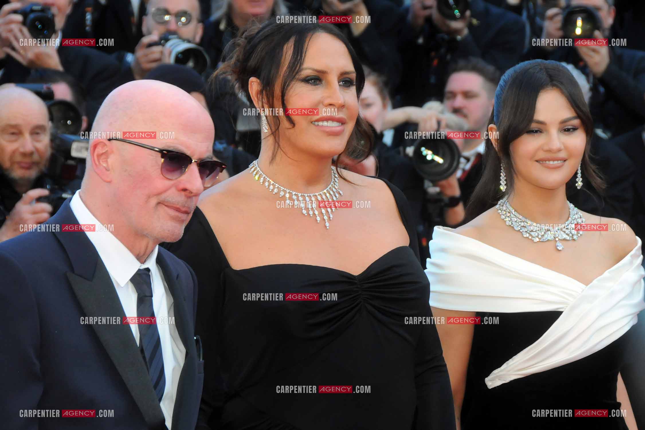 Ouverture du  77ème Festival de Cannes du 14 au 25 mai 2024. Montée des marches du film “ Emilia Perez “. Jacques Audiard, Karla Sofia Gascon et l'actrice Selena Gomez.