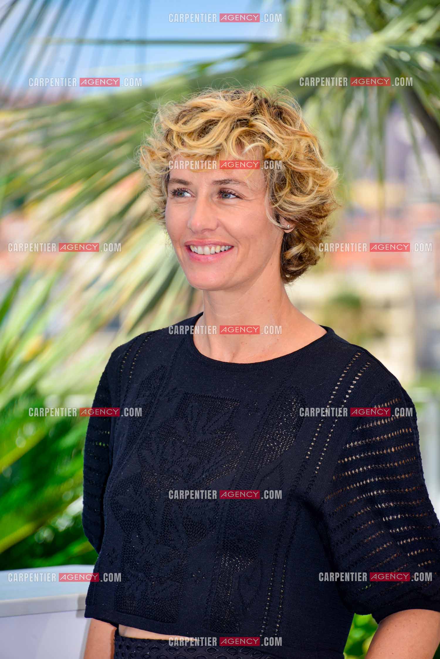 Festival de Cannes 2021. 74e édition du 6 au 17 juillet 2021. L'actrice Cécile De France assiste à la première “ De son vivant “.
