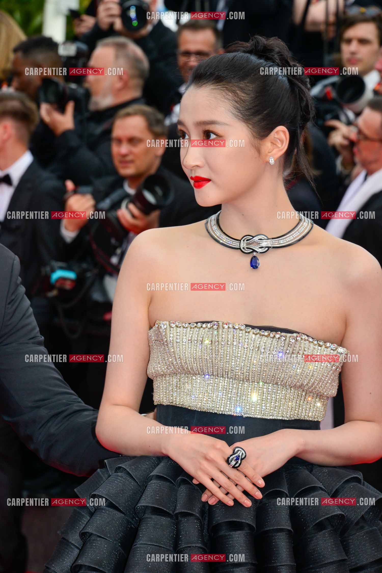 Festival de Cannes 2023. 76e édition, du 16 au 27 mai 2023 au Palais des festivals, à Cannes. L'actrice et chanteuse chinoise Guan Xioatong  assiste à la cérémonie d'ouverture et à la projection du film “ Jeanne du Barry “.