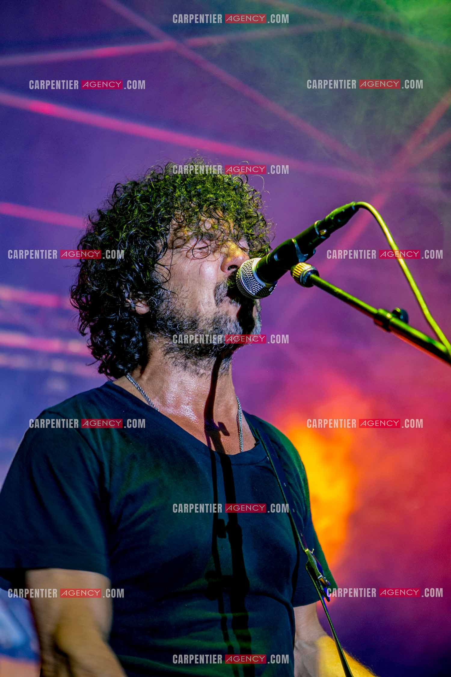 Le guitariste Yarol Poupaud en concert.