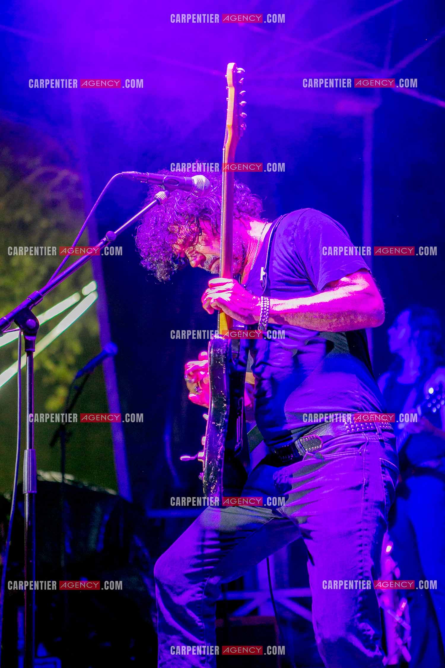 Le guitariste Yarol Poupaud en concert.