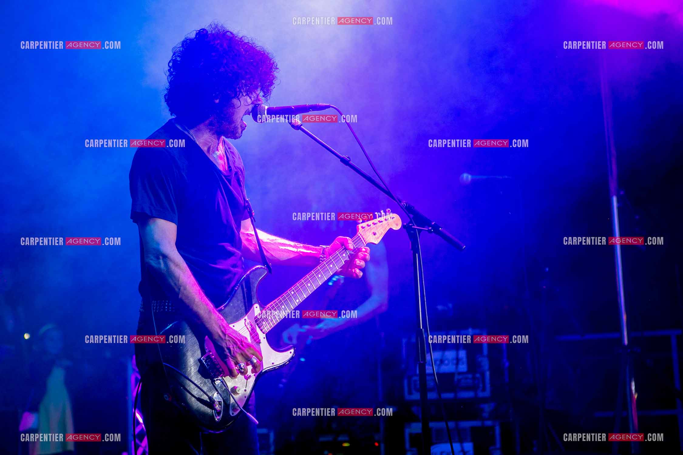 Le guitariste Yarol Poupaud en concert.