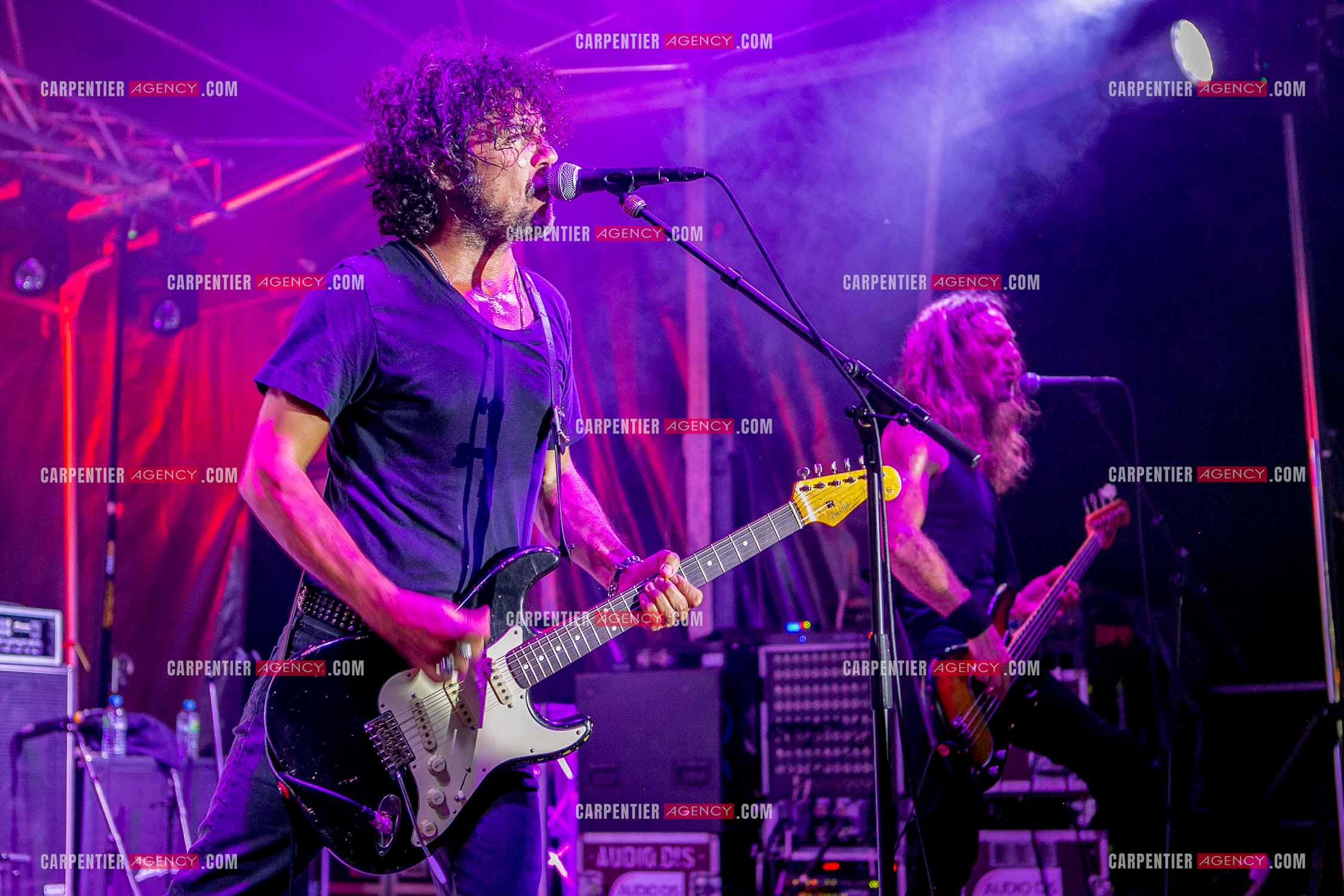 Le guitariste Yarol Poupaud en concert.