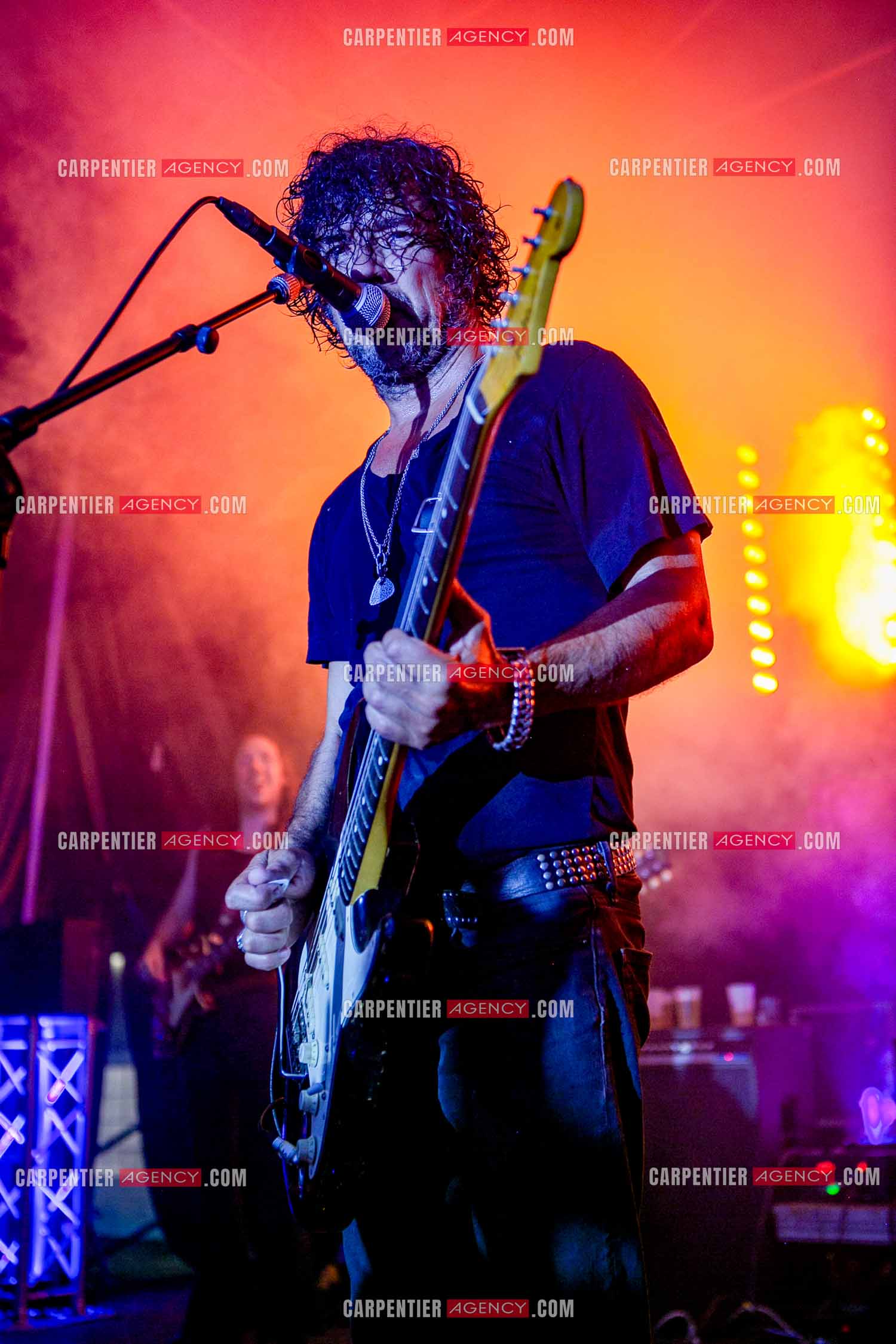 Le guitariste Yarol Poupaud en concert.