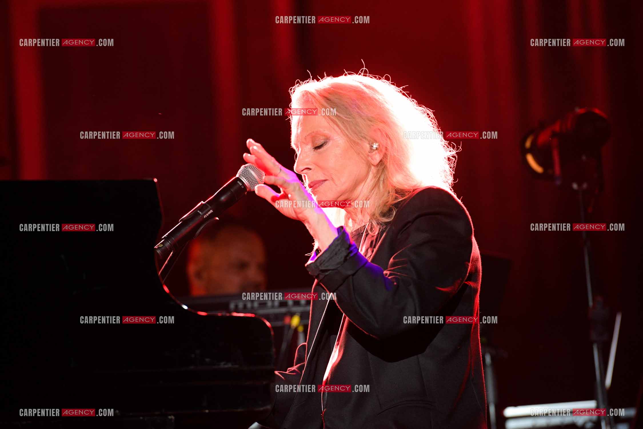 La chanteuse véronique Sanson en concert pour le festival du château de Solliès-Pont en 2021.   ( Exclusif )