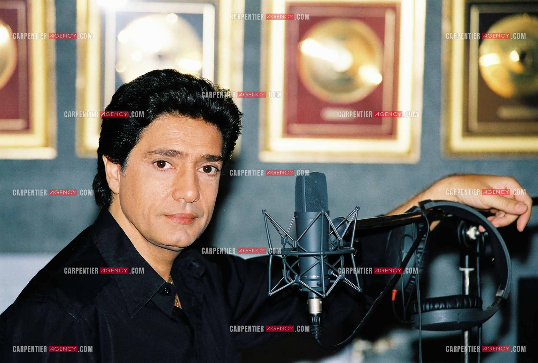 Le chanteur Frédéric François chez lui en Belgique.