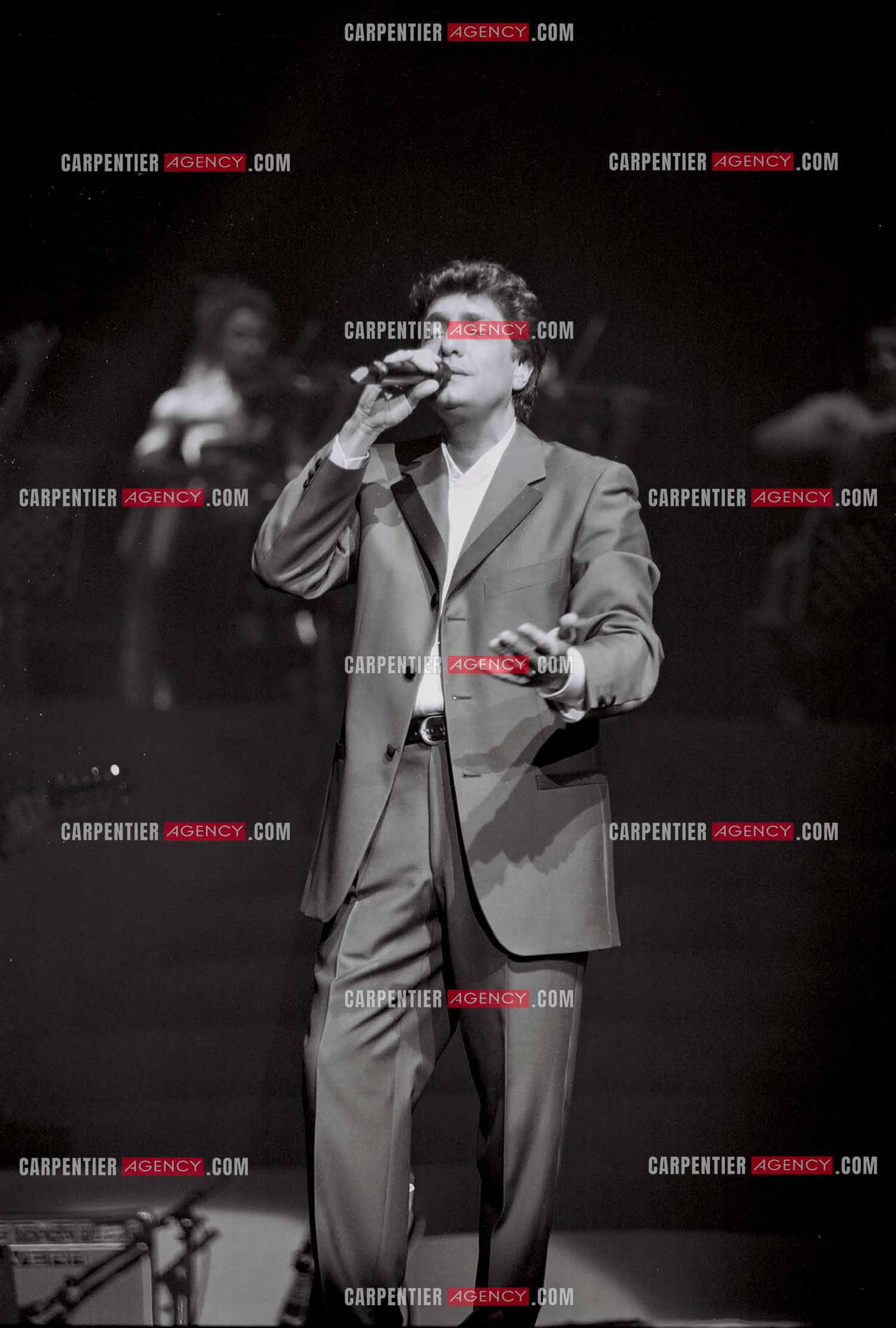 Le chanteur Frédéric François à l'Olympia du 10 au 19 mars 2000.  ( Exclusif )