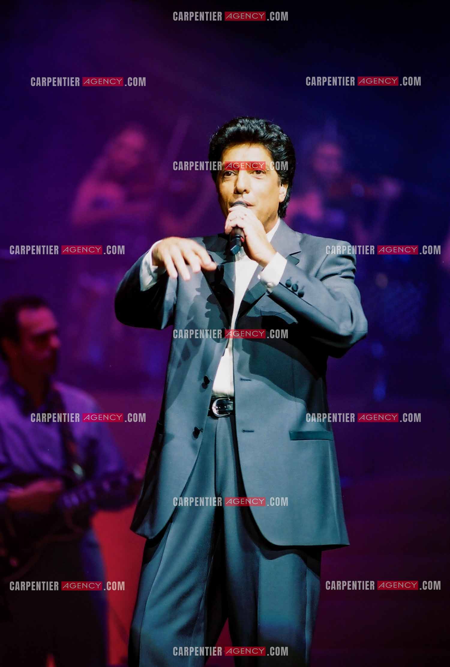 Le chanteur Frédéric François à l'Olympia du 10 au 19 mars 2000.  ( Exclusif )