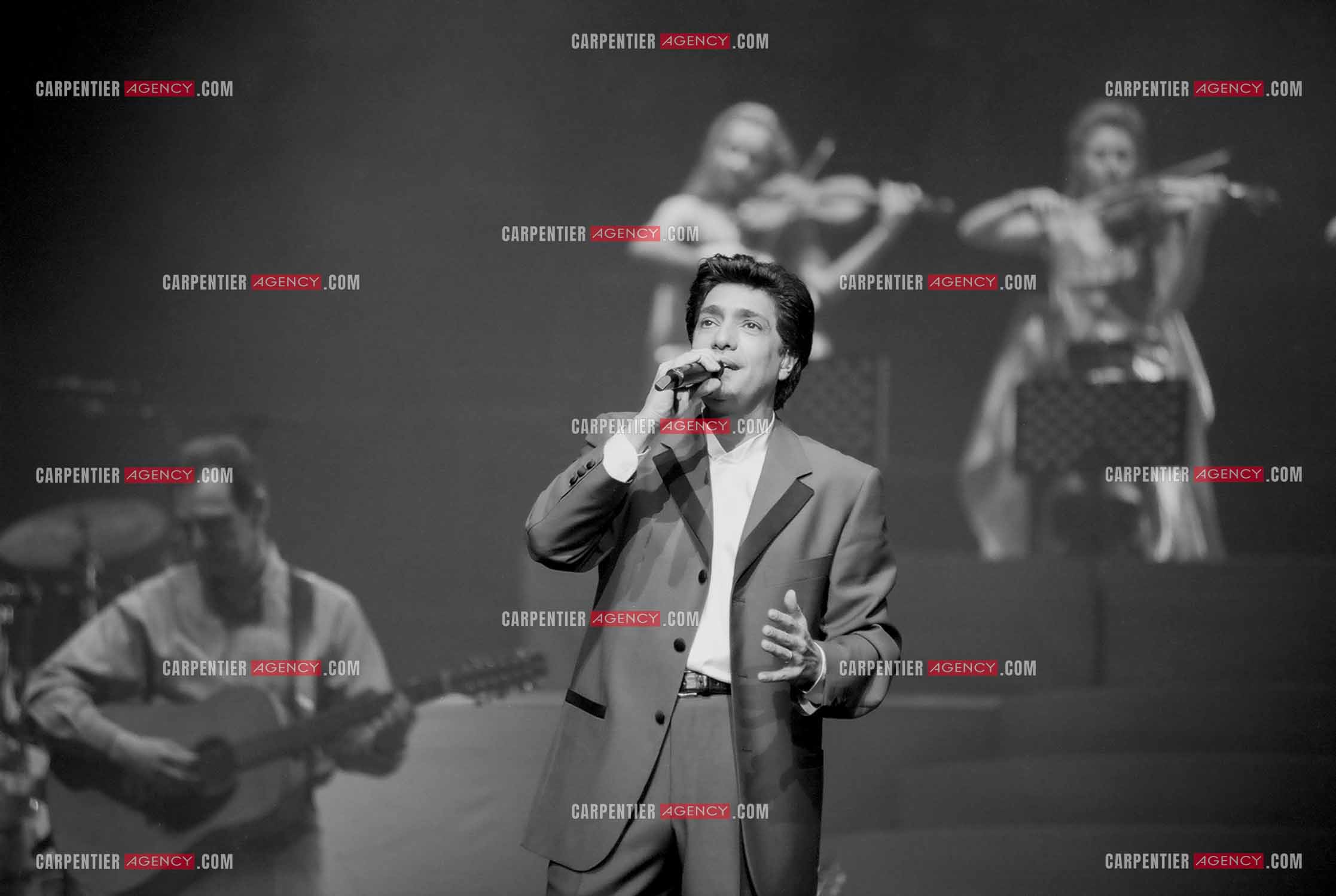 Le chanteur Frédéric François à l'Olympia du 10 au 19 mars 2000.  ( Exclusif )