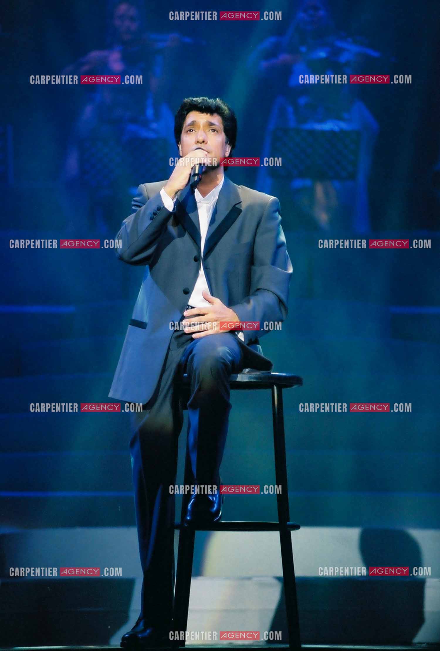 Le chanteur Frédéric François à l'Olympia du 10 au 19 mars 2000.  ( Exclusif )