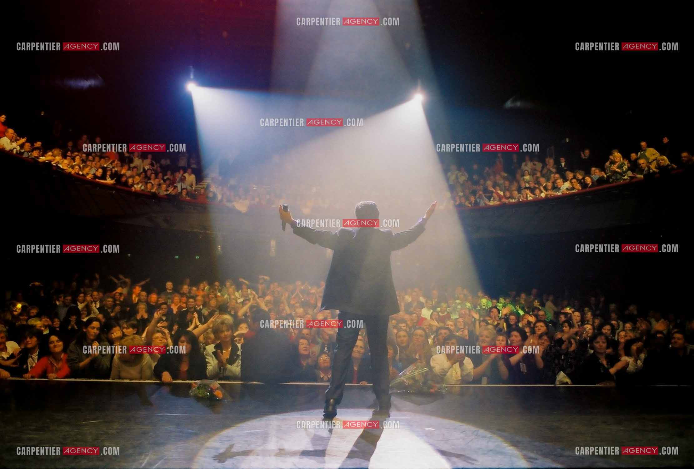 Le chanteur Frédéric François à l'Olympia du 10 au 19 mars 2000.  ( Exclusif )