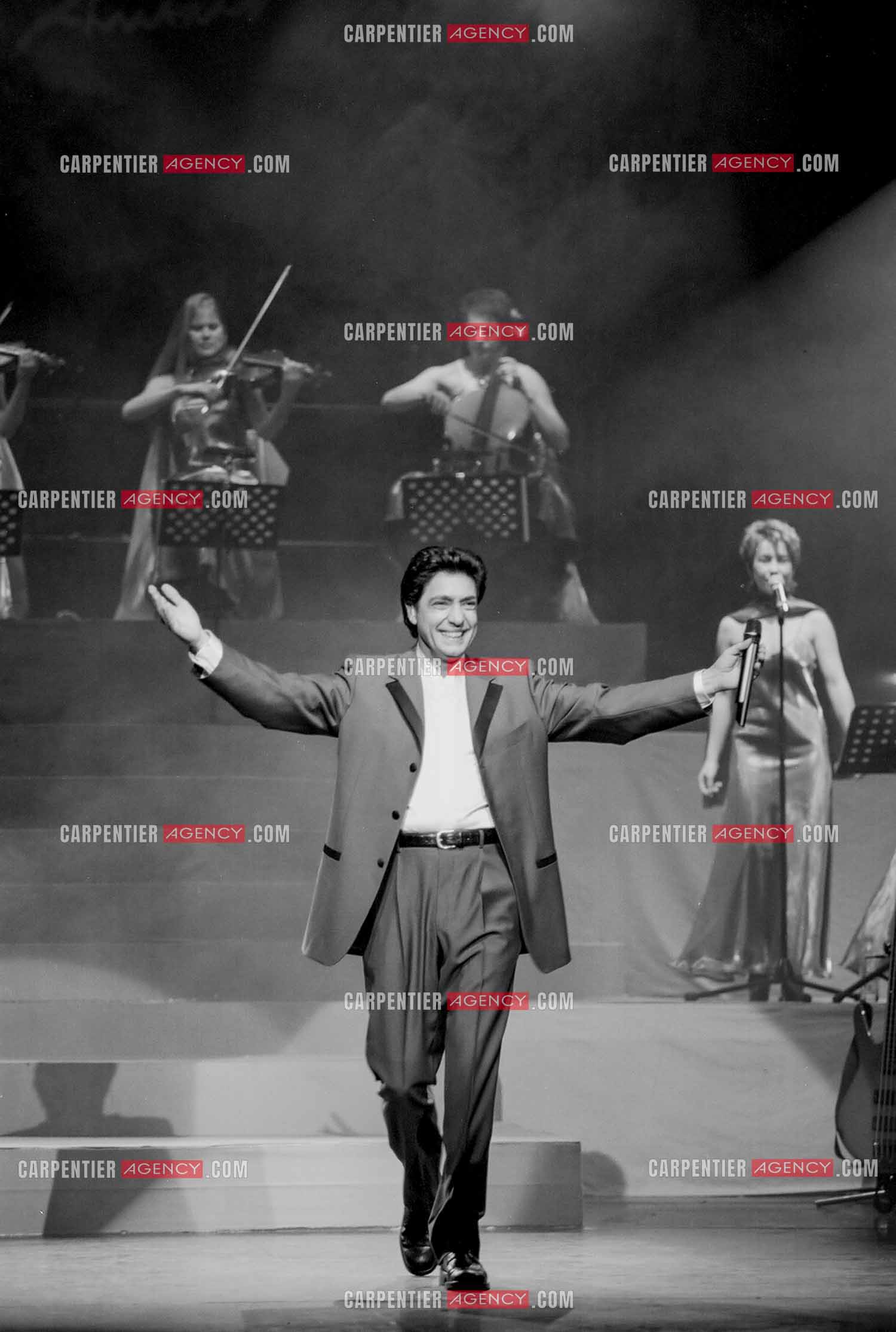 Le chanteur Frédéric François à l'Olympia du 10 au 19 mars 2000.  ( Exclusif )