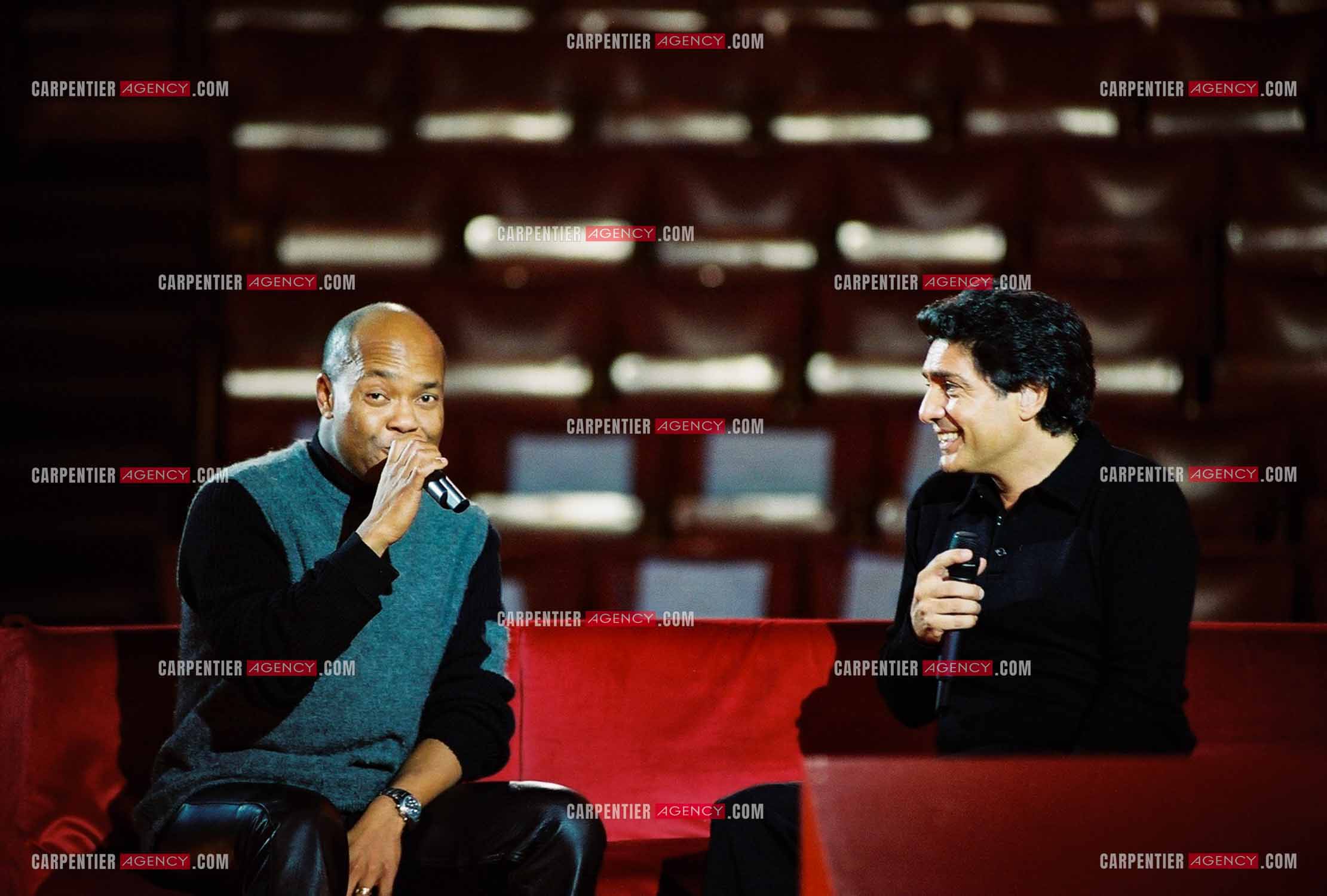 RTL Télévision rend hommage à Frédéric François autour de sa famille et ses amis. Frédéric avec son ami Mario Ramsamy du groupe “Emile et Image“.   ( Exclusif )