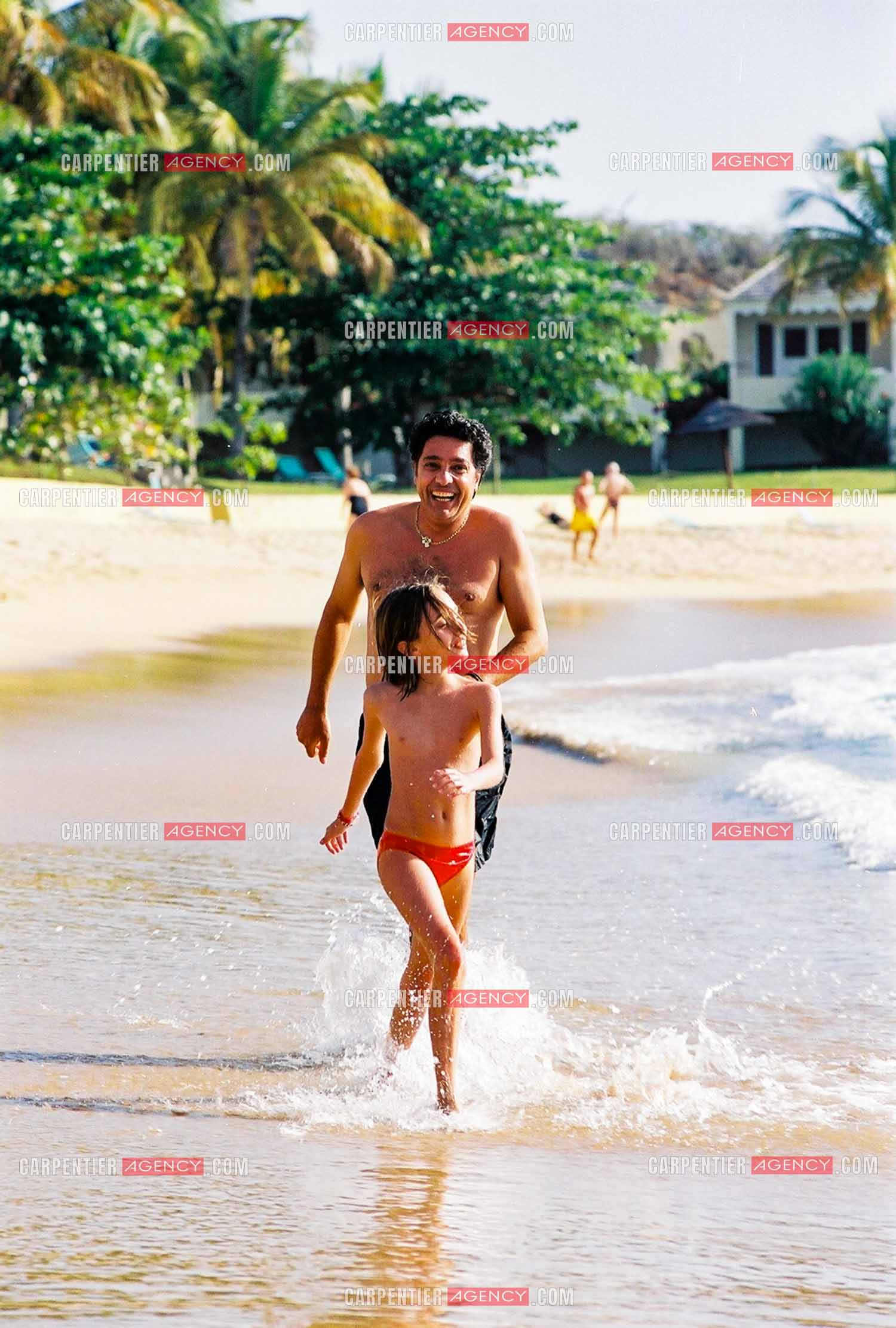 Le chanteur Frédéric François lors des escales de sa croisière aux Caraïbes en 2001.  ( Exclusif )