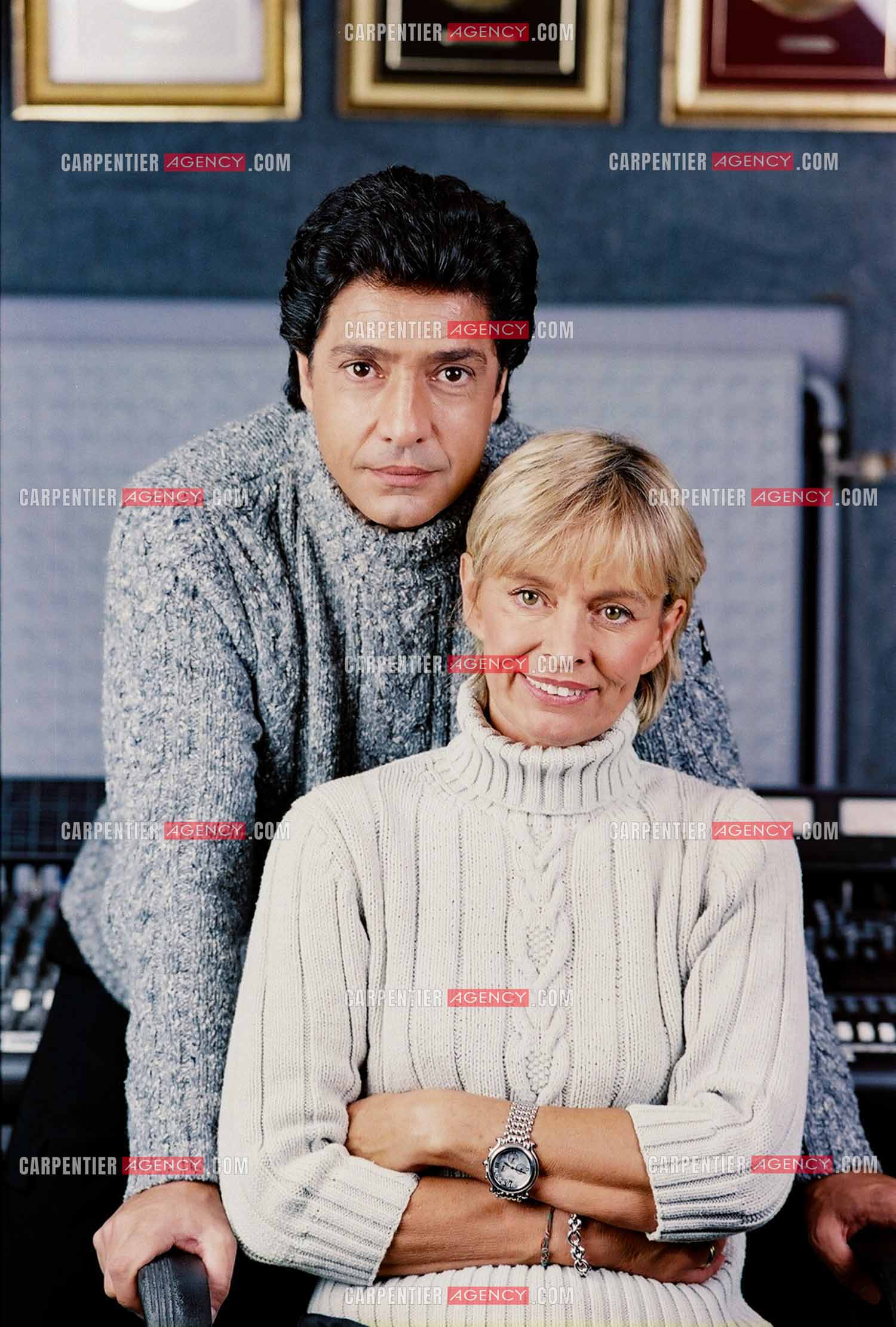 Le chanteur Frédéric François chez lui en Belgique. Frédéric et sa femme Monique.  ( Exclusif )