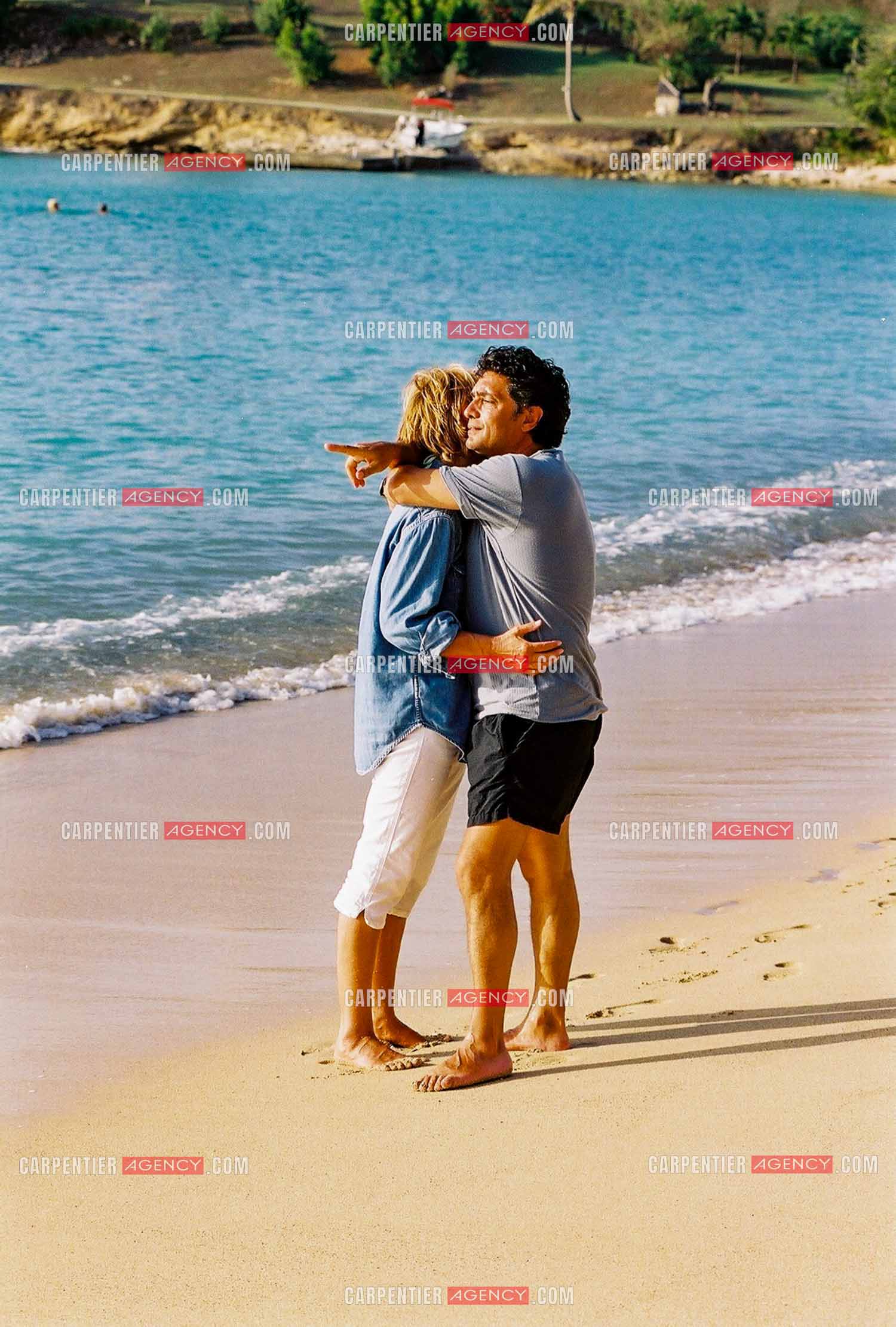 Le chanteur Frédéric François et sa femme Monique lors des escales de sa croisière aux Caraïbes en 2001.  ( Exclusif )