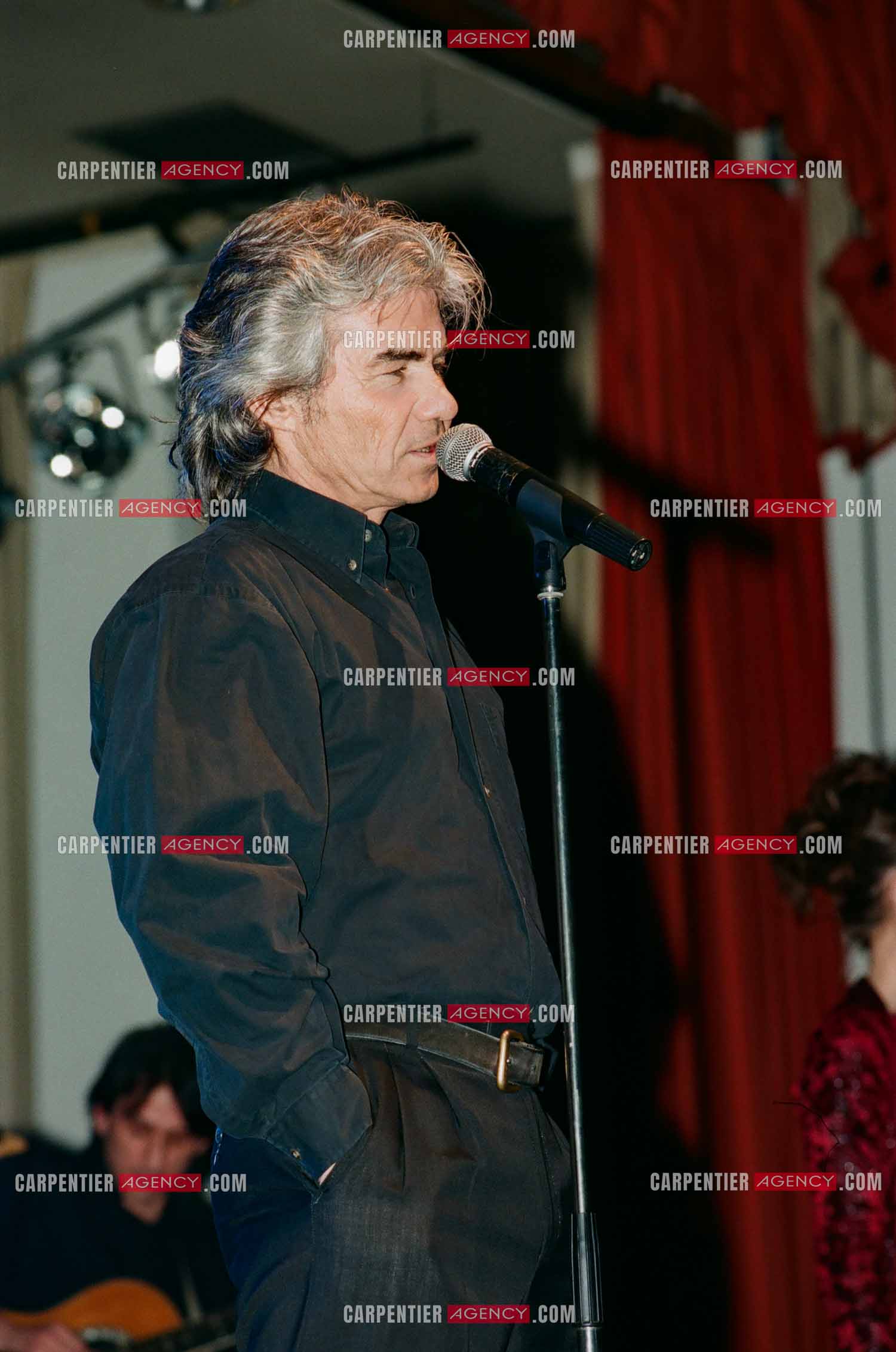 Festival de “La Rose D'Or d'Antibes“ en 1995. Le chanteur Daniel Guichard.  ( Exclusif )