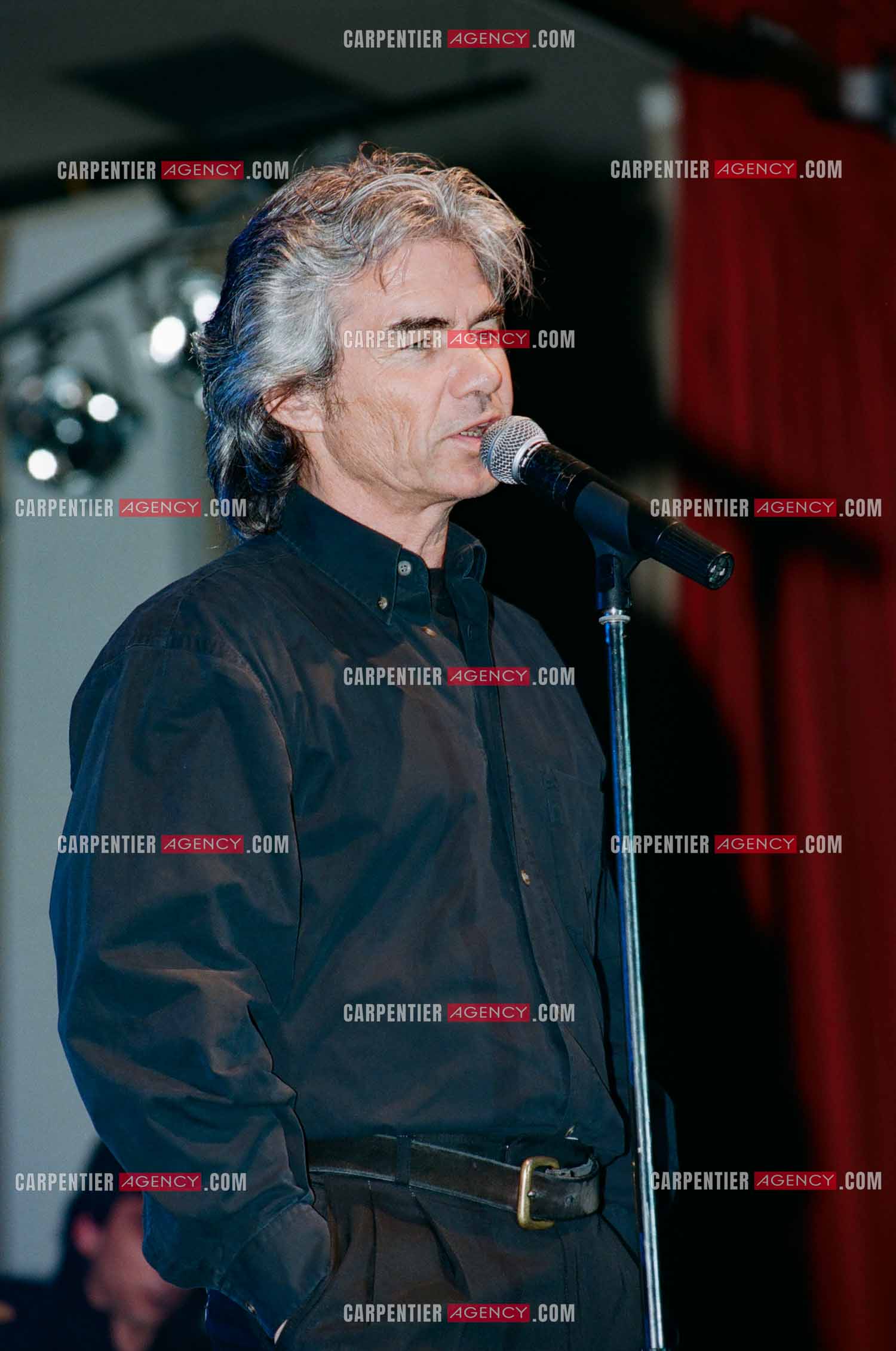 Festival de “La Rose D'Or d'Antibes“ en 1995. Le chanteur Daniel Guichard.  ( Exclusif )