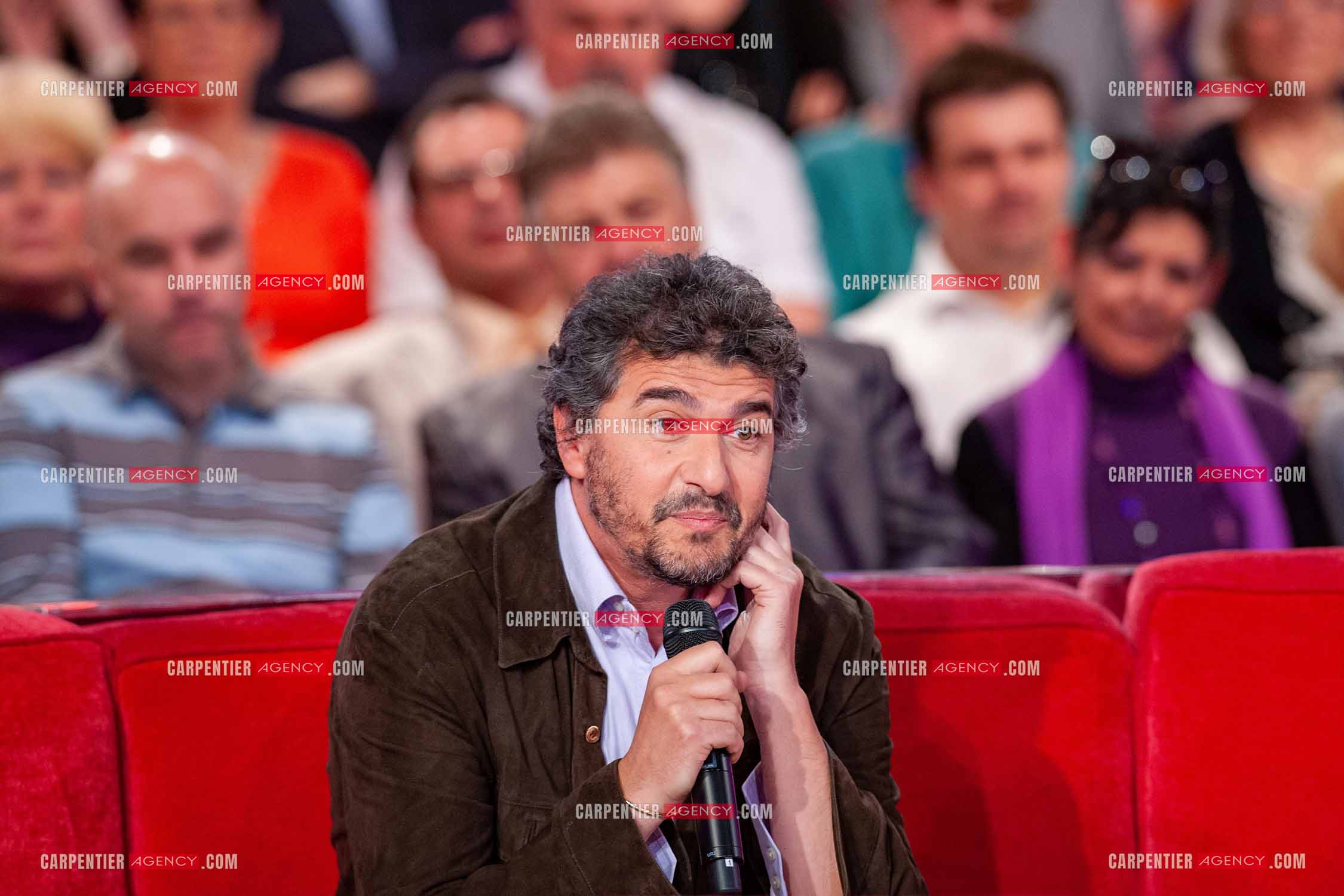 Le chanteur Daniel Levi invité dans l'émission Vivement Dimanche spéciale comédies musicales.