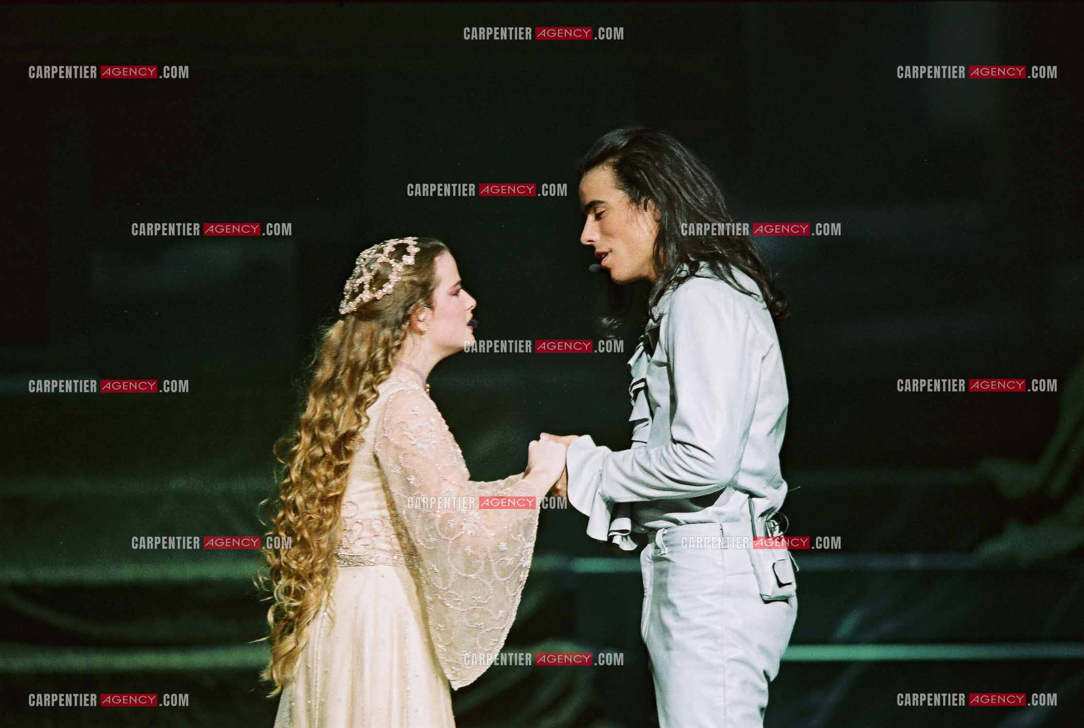 Photo R-JUL-2001-54021