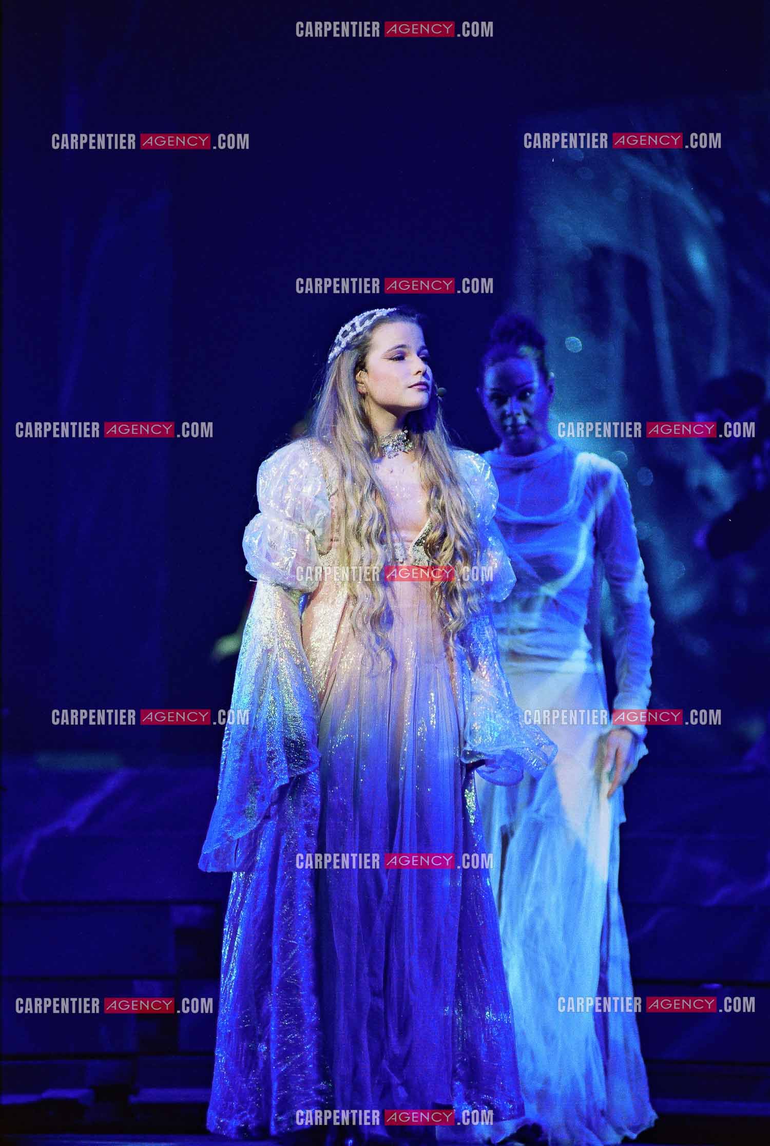 Photo R-JUL-2001-54122