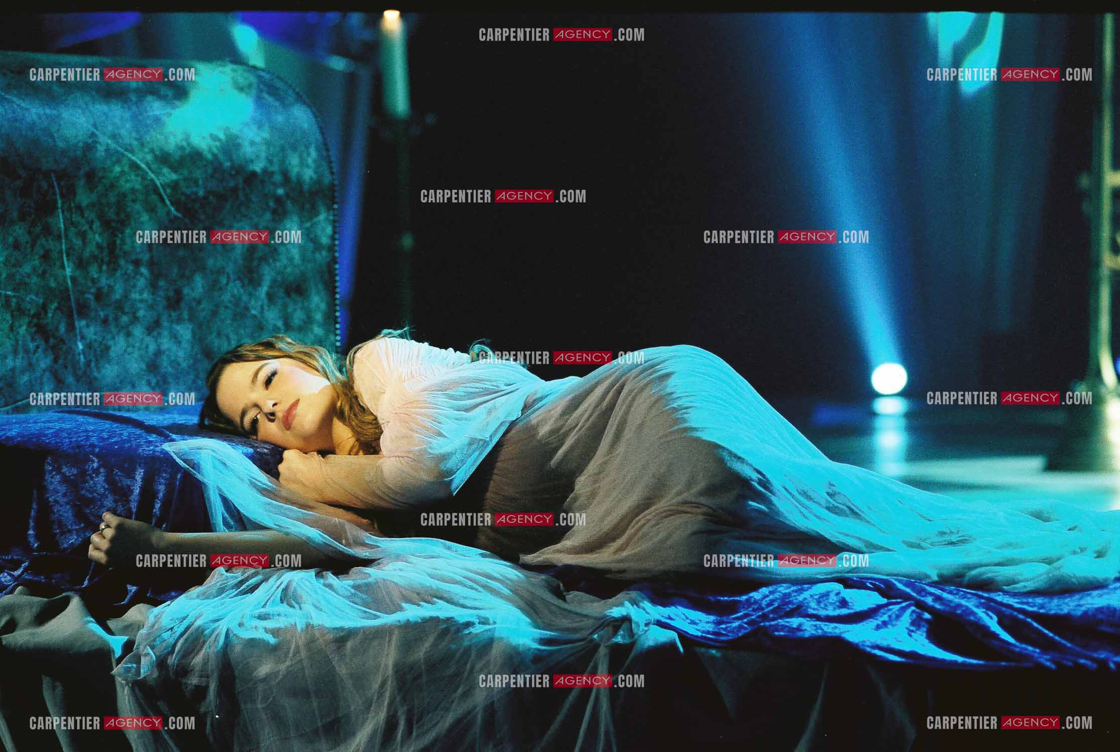 Photo R-JUL-2001-54253