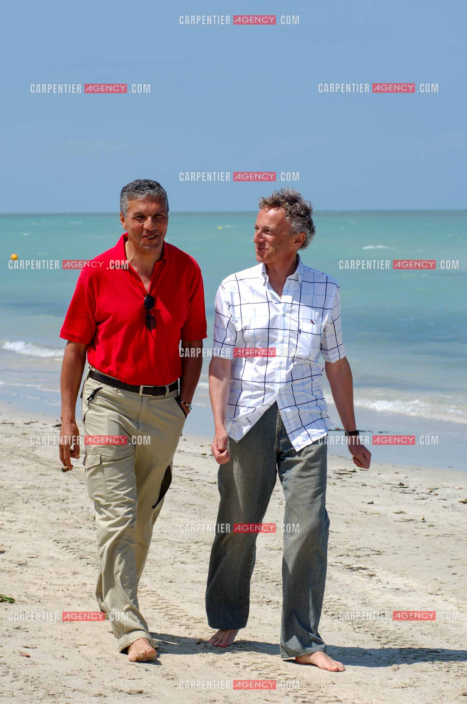 Les deux journalistes Rachid Arhab et Nelson Monfort lors du festival du film à Djerba en Tunisie le 1er mai 2006.  ( Exclusif )