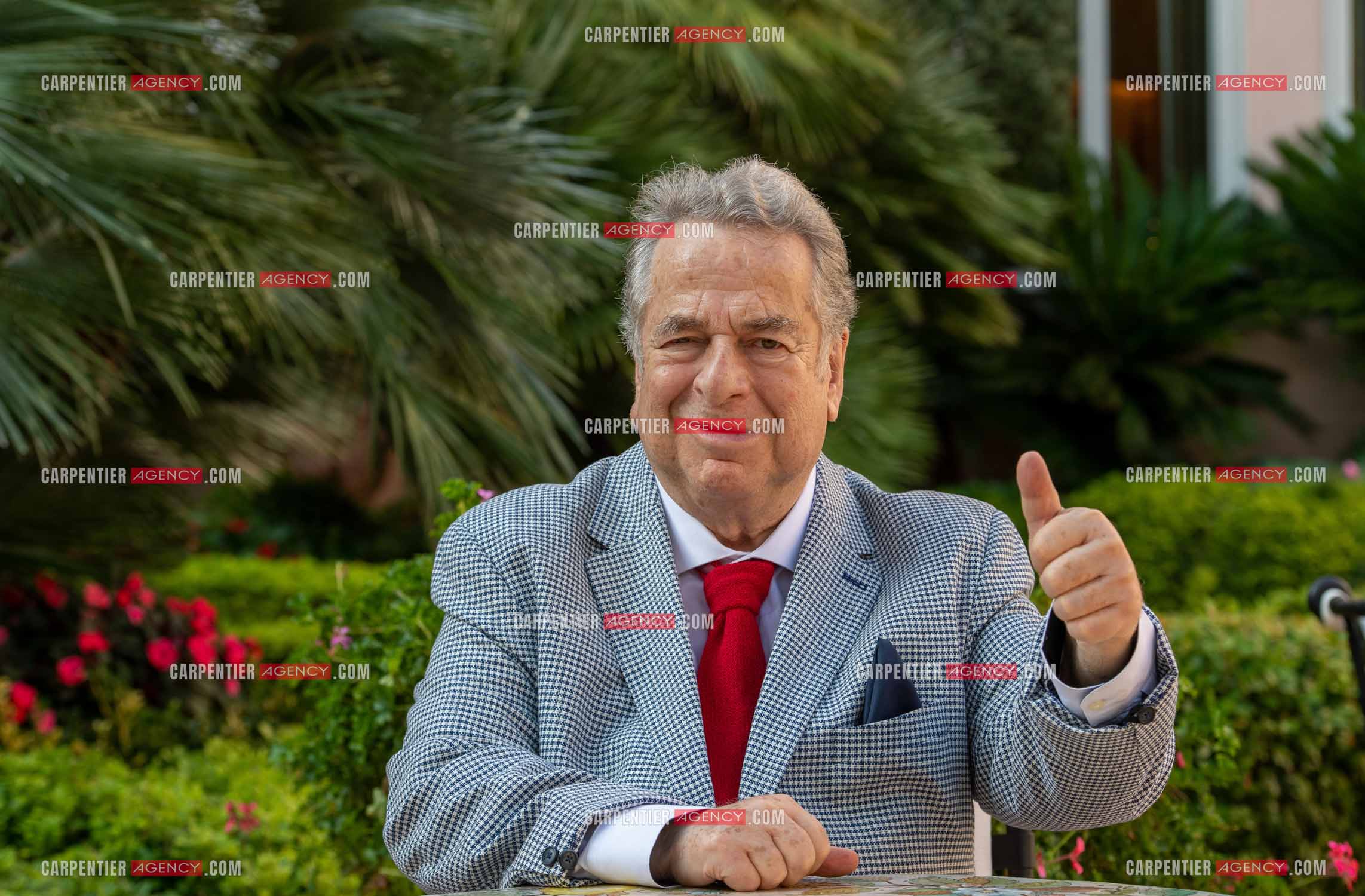 L'auteur Paul-Loup Sulitzer à la réserve de Beaulieu à Nice.   ( Exclusif )