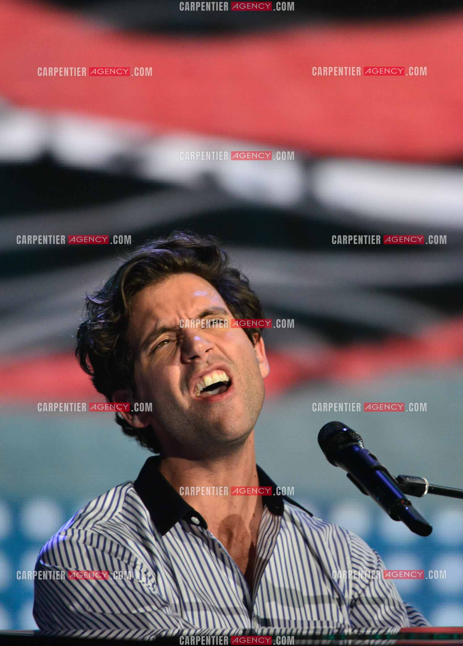 Le chanteur Mika en concert en 2015.
