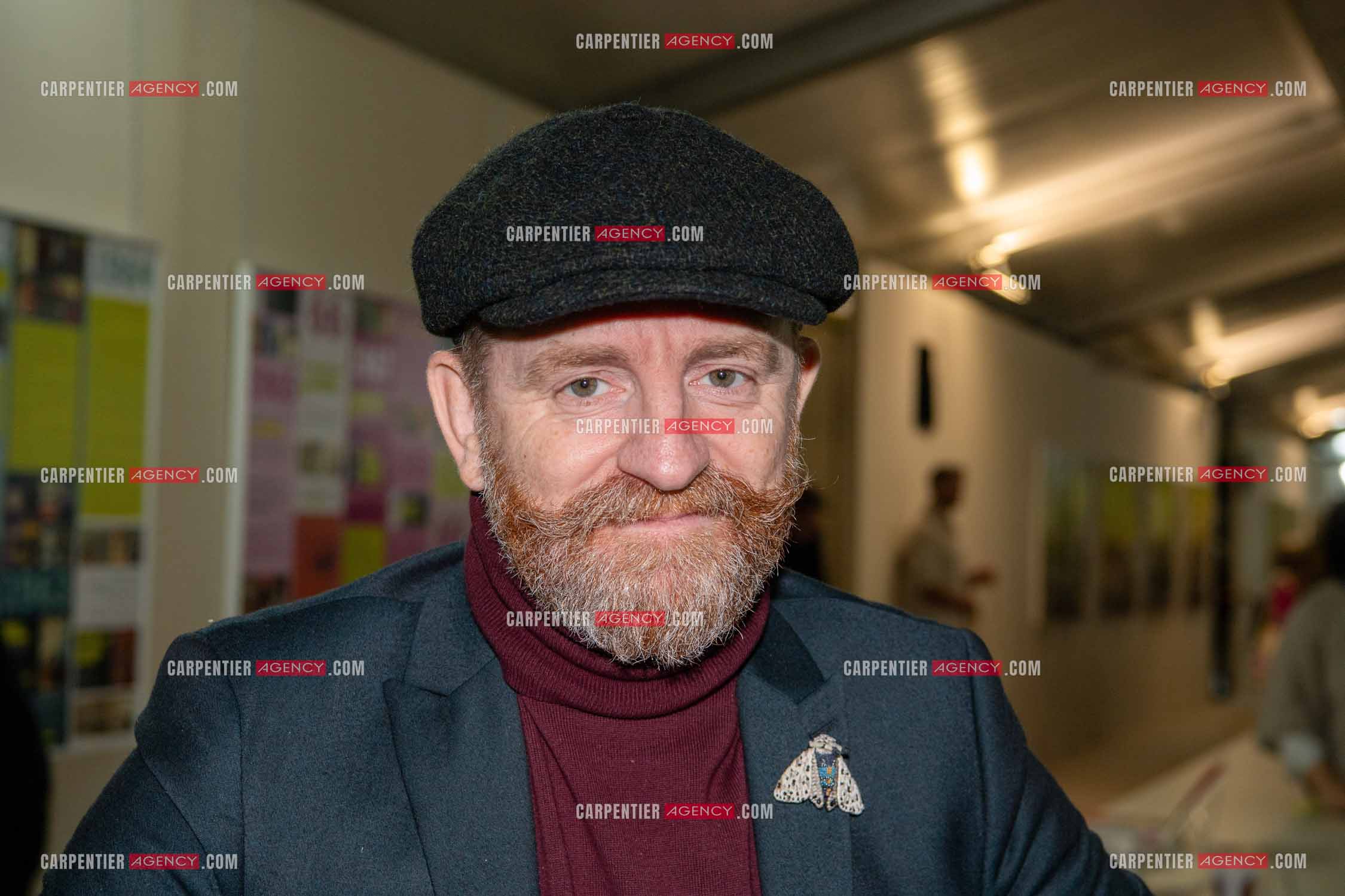 L'auteur Mathias Malzieu présente son livre “ L'EXTRAORDINARIUM “ aux éditions Le Livre de Poche.      ( Exclusif )