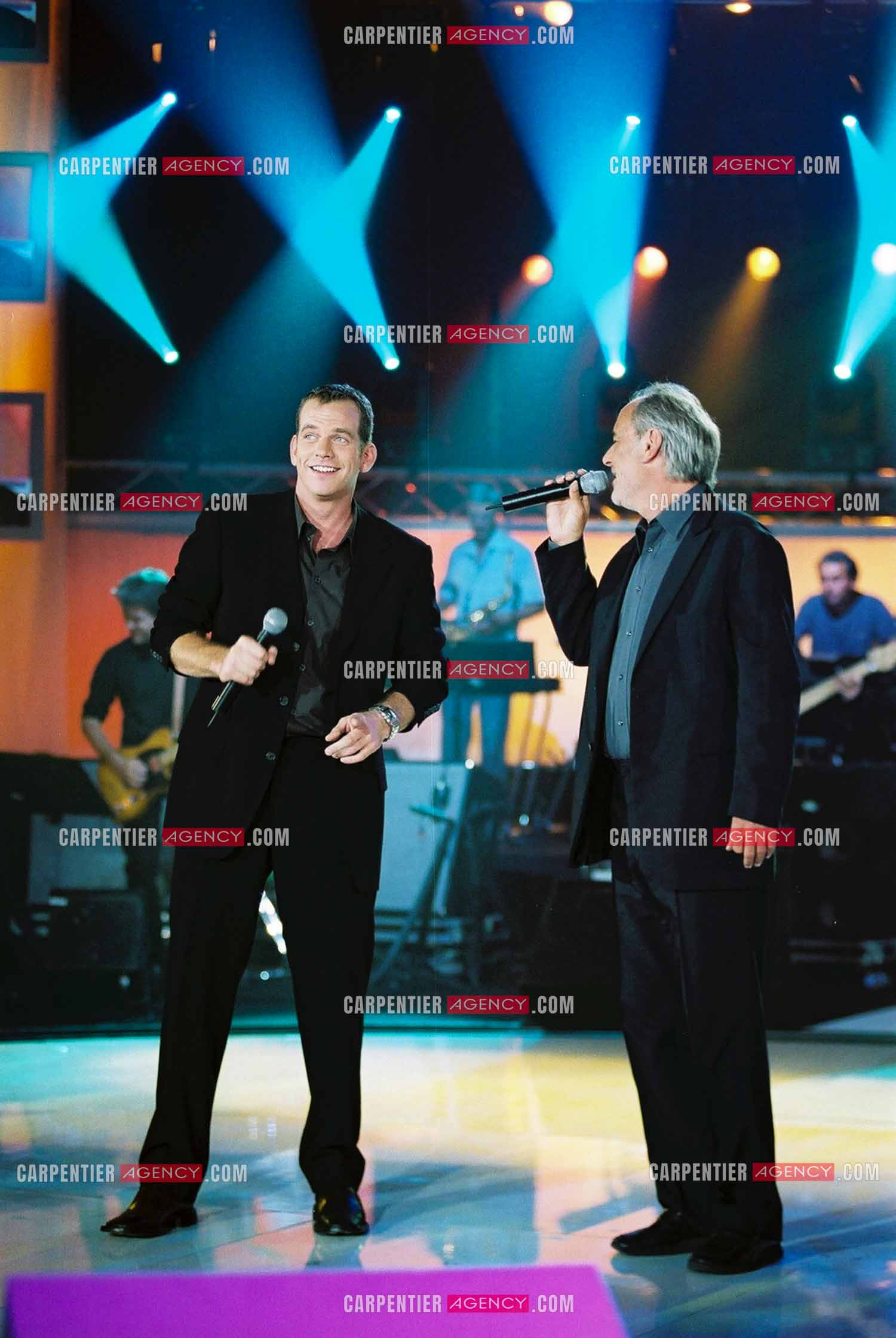 Enregistrement pour TF1. Les chanteurs Garou et Maxime Leforestier réunis pour un duo.  ( Exclusif )