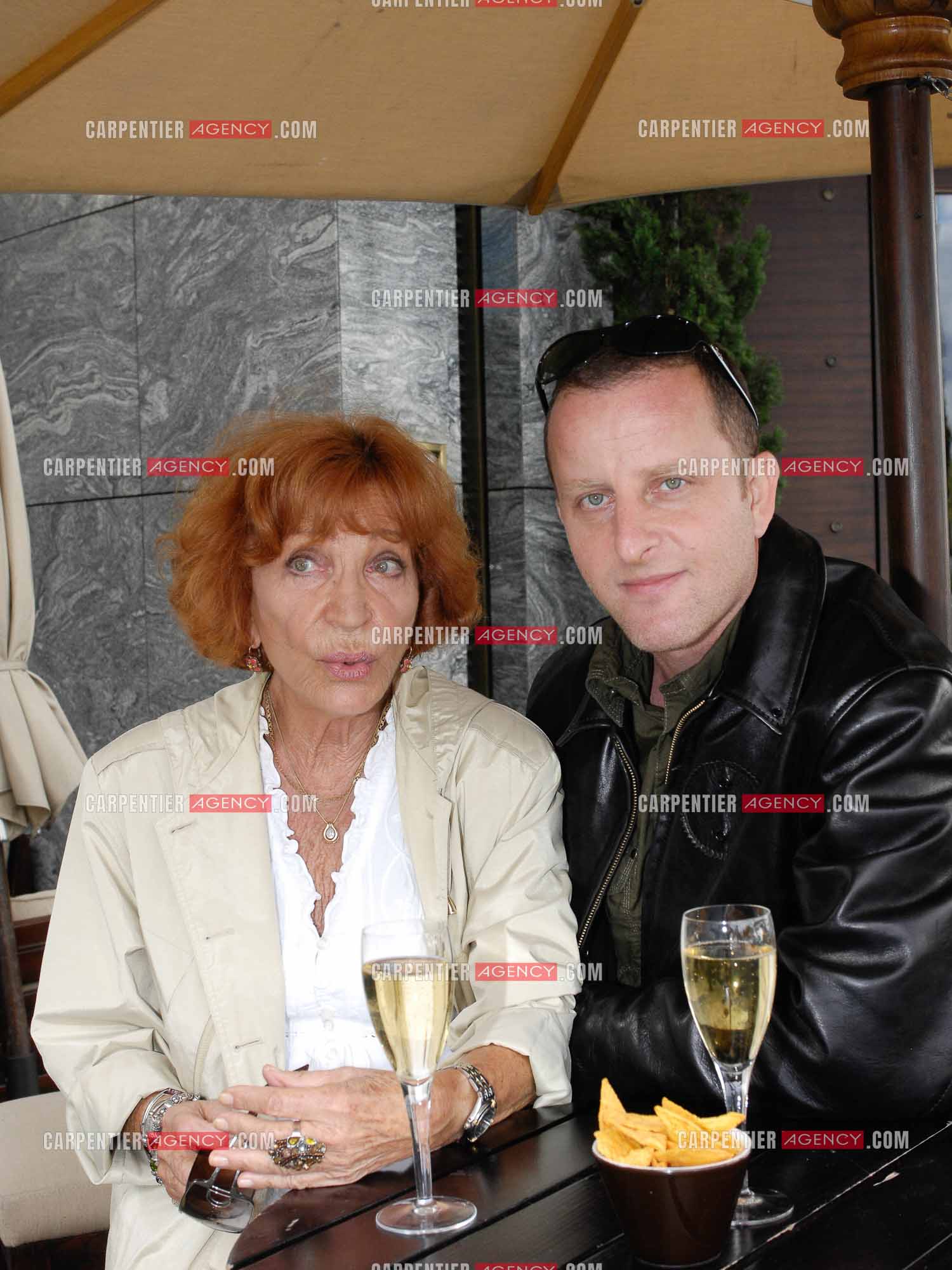 La comédienne Maria Pacôme et son fils François-Pierre a Paris le 11 Septembre 2007.     ( Exclusif )