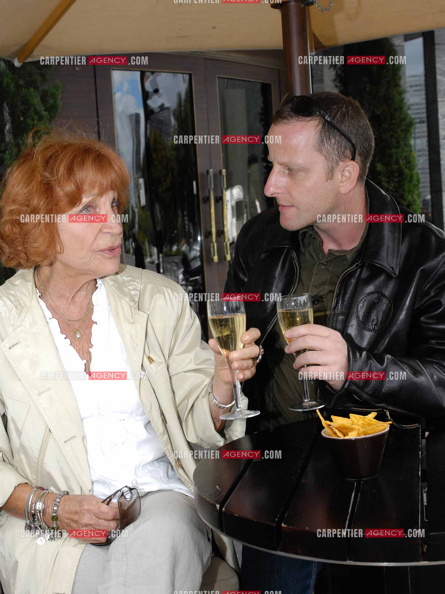 La comédienne Maria Pacôme et son fils François-Pierre a Paris le 11 Septembre 2007.     ( Exclusif )