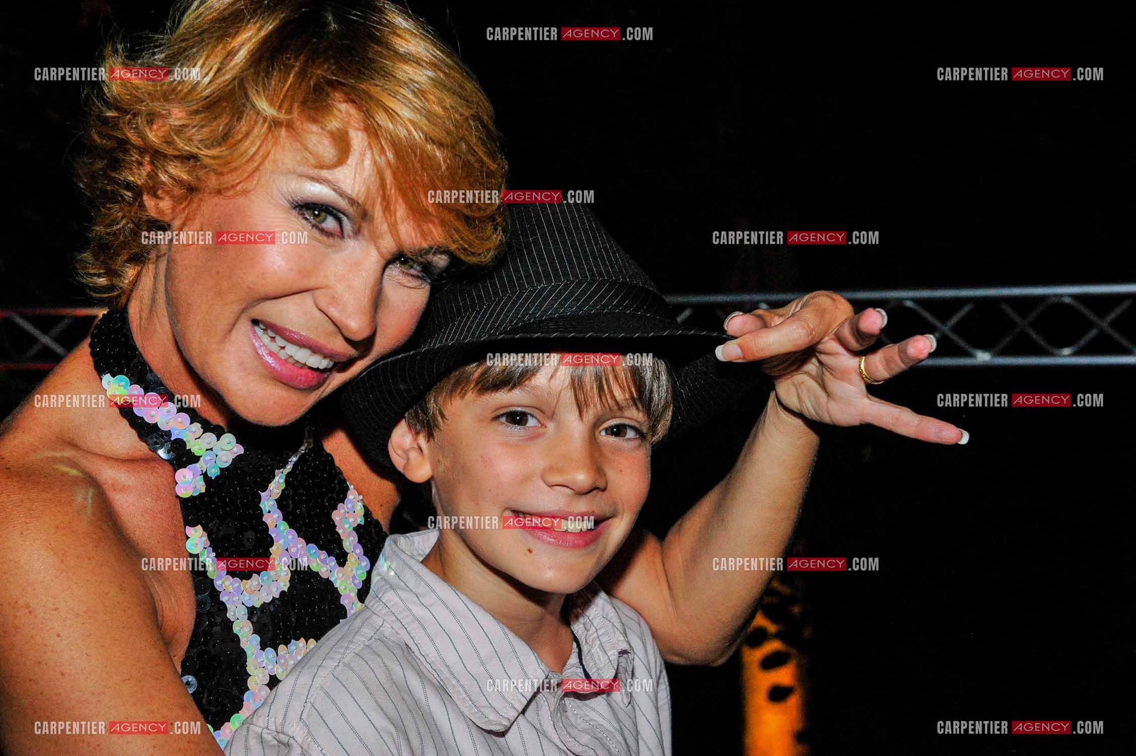 L'animatrice Marlène Mourreau et son fils Gabriel Guevara agé de 9 ans lors d'une soirée sur Paris.    ( Exclusif )