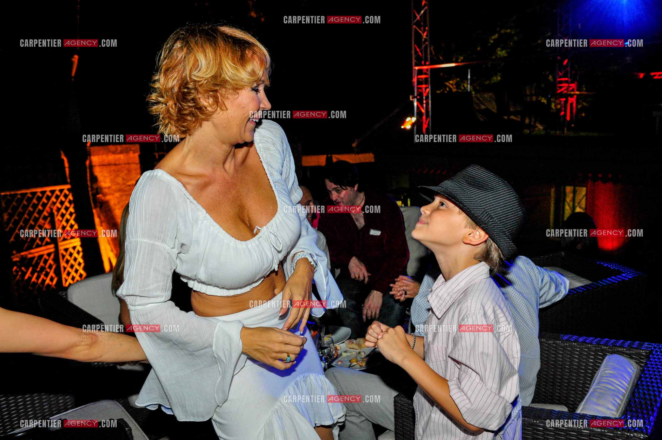 L'animatrice Marlène Mourreau et son fils Gabriel Guevara agé de 9 ans lors d'une soirée sur Paris.    ( Exclusif )