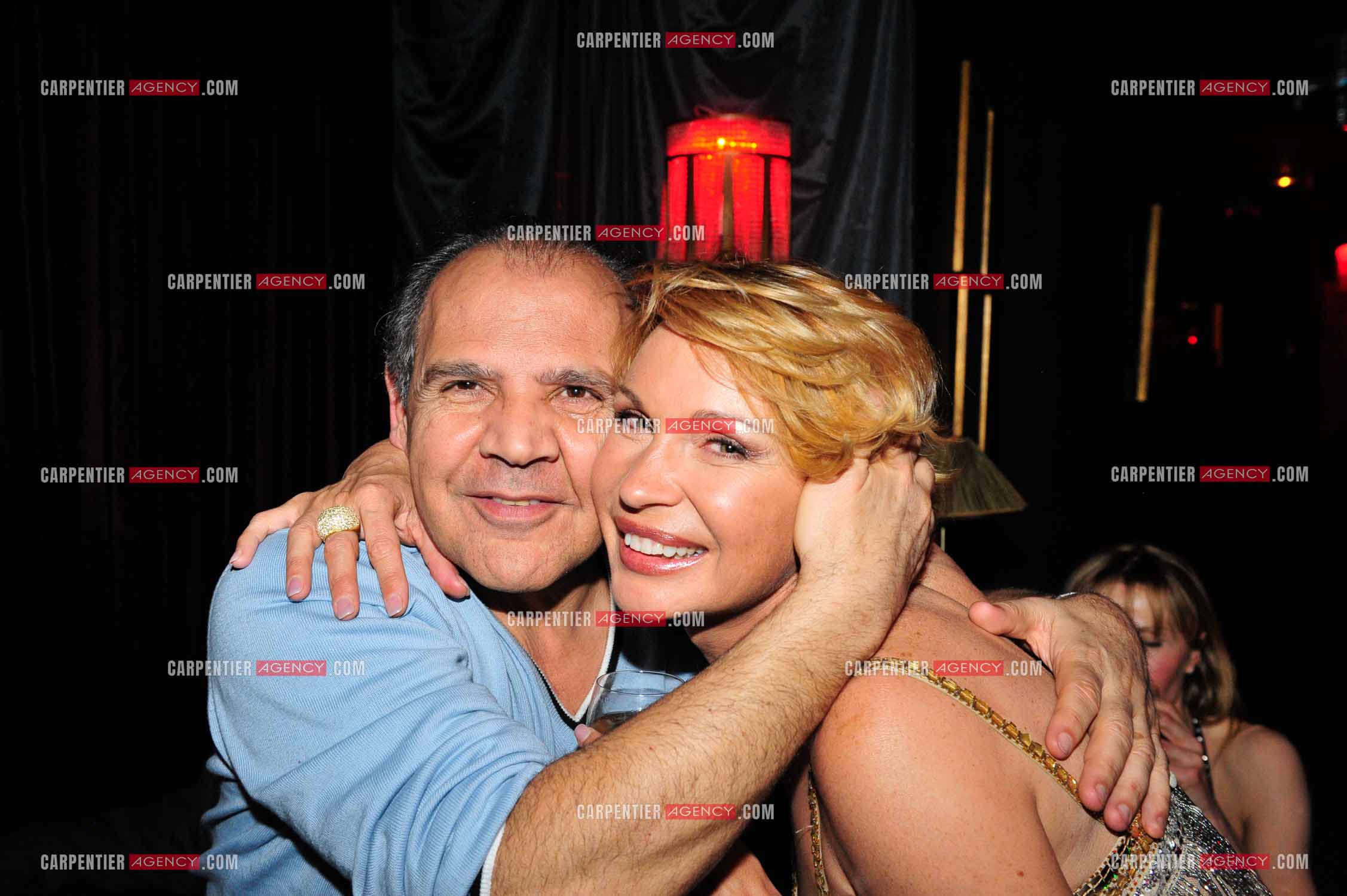 L'animatrice Marlène Mourreau fête ses 41 ans avec le plasticien chirurgien des stars Sydney Ohana à Paris.       ( Exclusif )