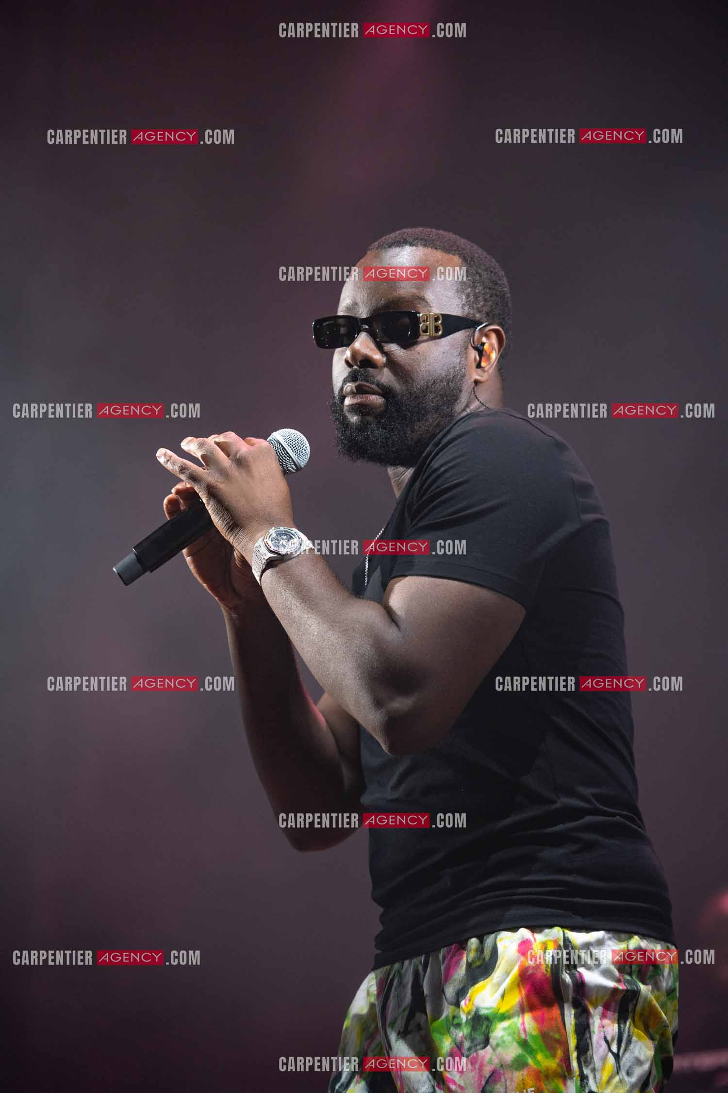 Le rappeur Maître Gim's en concert.