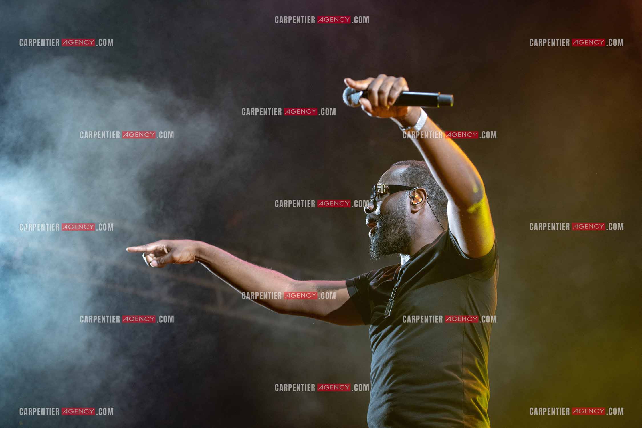 Le rappeur Maître Gim's en concert.