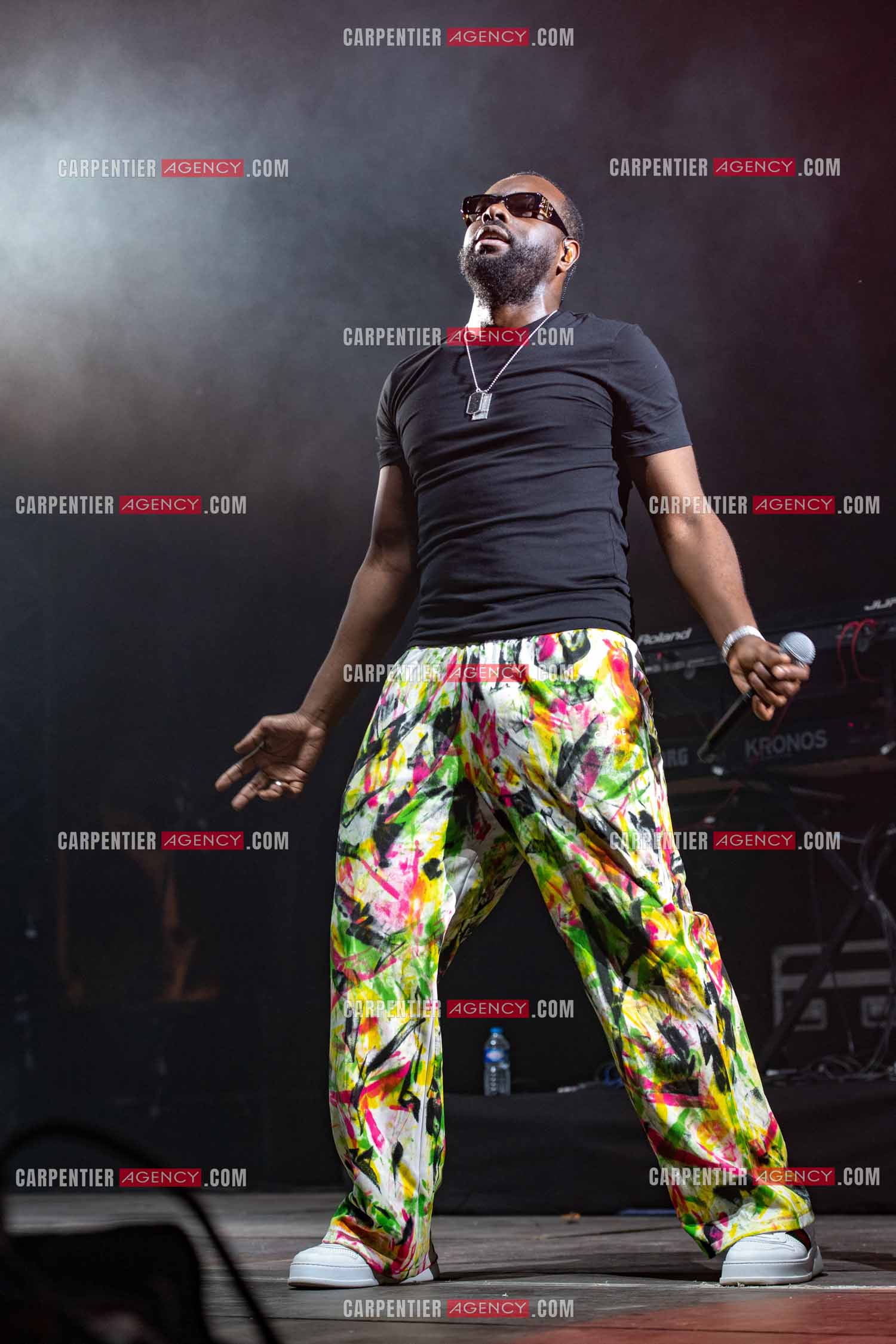 Le rappeur Maître Gim's en concert.