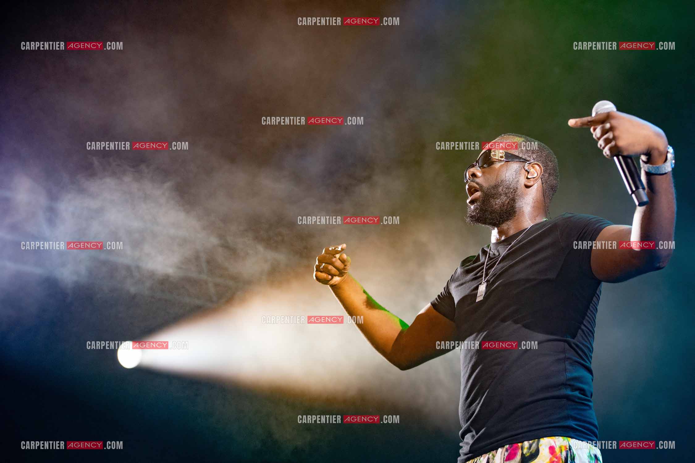 Le rappeur Maître Gim's en concert.