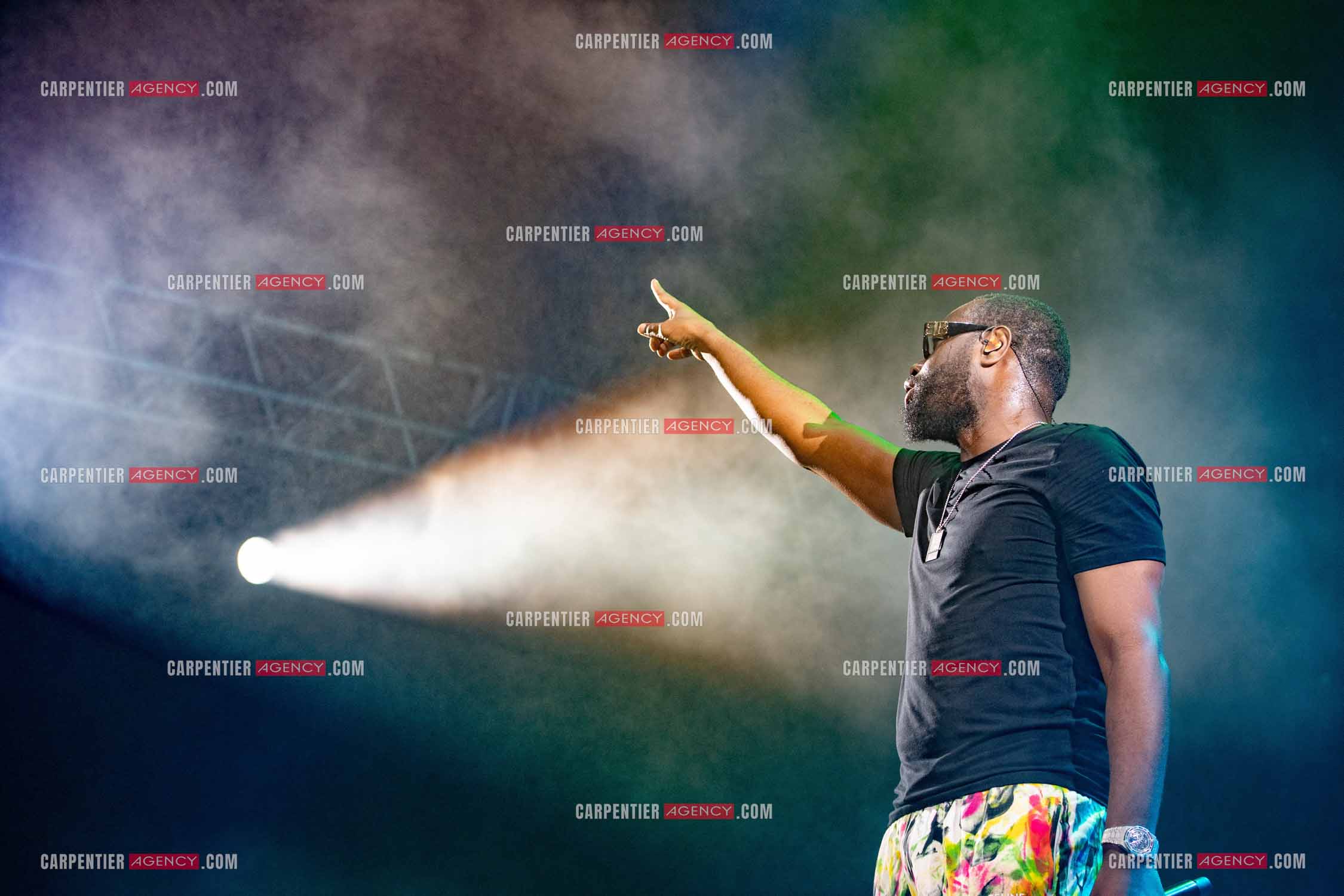 Le rappeur Maître Gim's en concert.