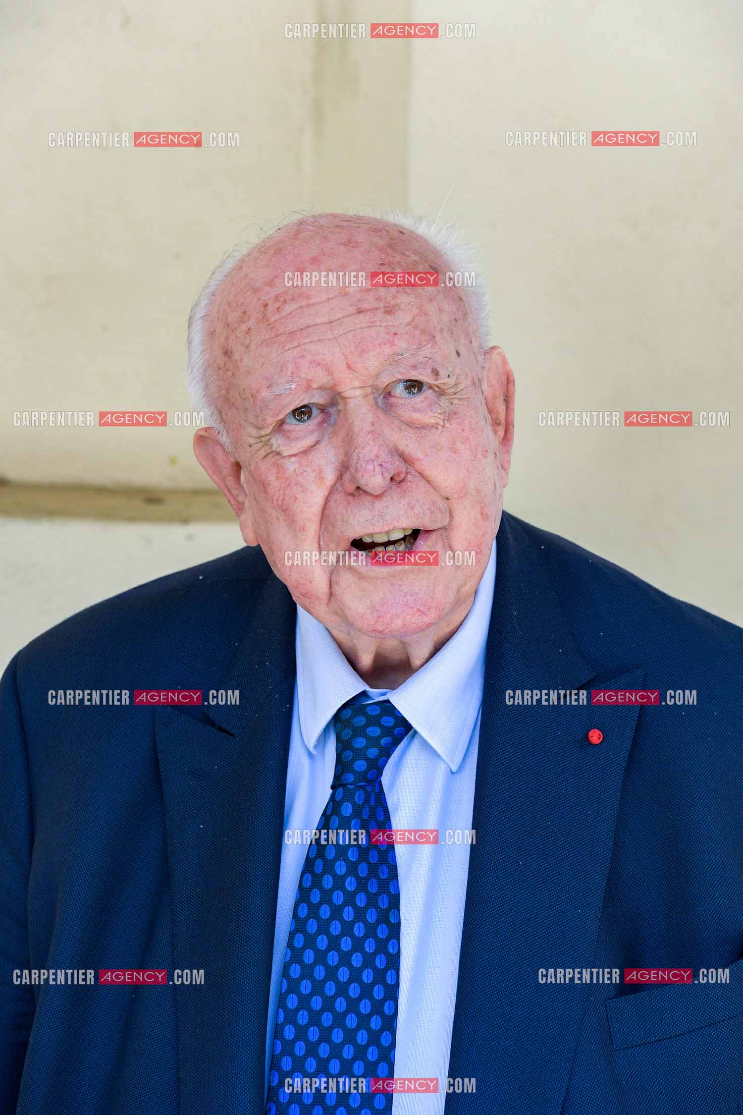 Jean-Claude Gaudin maire sortant  vote pour le deuxième tour des élections municipales bureau 806 de l'école Jean Mermoz  dans le 8 èm arrondissement de Marseille.  ( Exclusif )