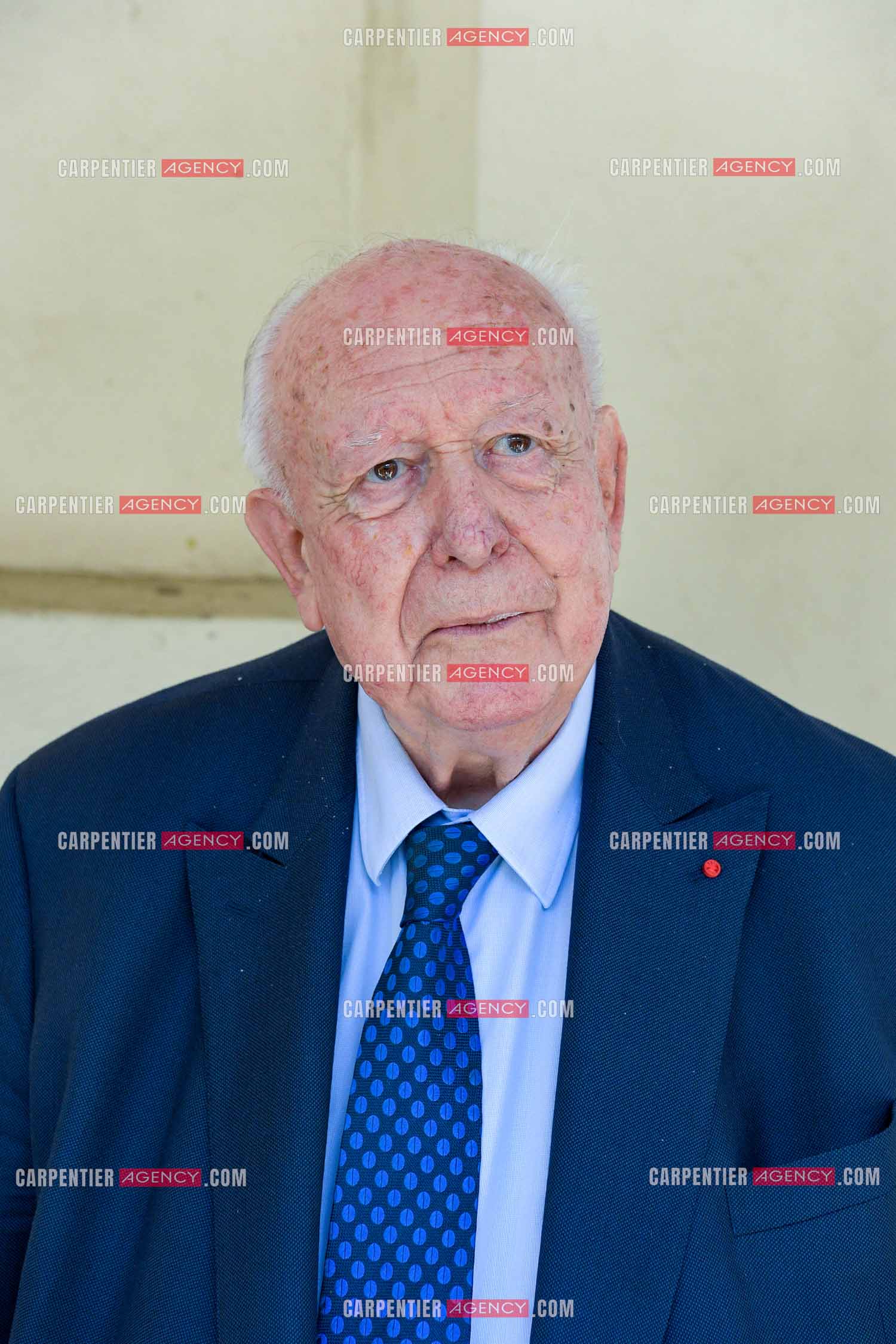 Jean-Claude Gaudin maire sortant  vote pour le deuxième tour des élections municipales bureau 806 de l'école Jean Mermoz  dans le 8 èm arrondissement de Marseille.