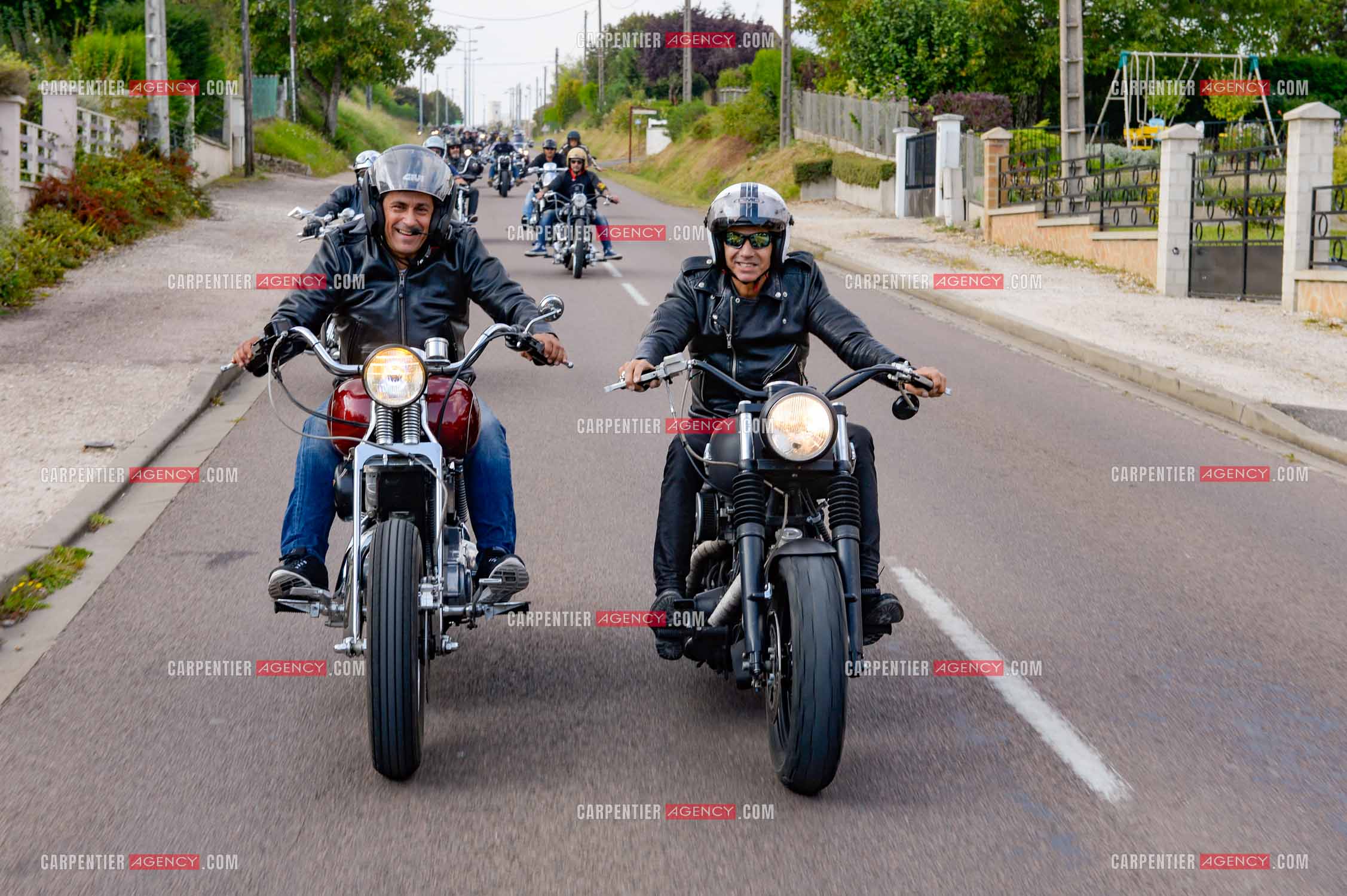 Le chanteur Jean-Luc Lahaye et son ami Bébert du groupe Les Forbans en tête d'une concentration Harley autour de la ville de Sens.  ( Exclusif )