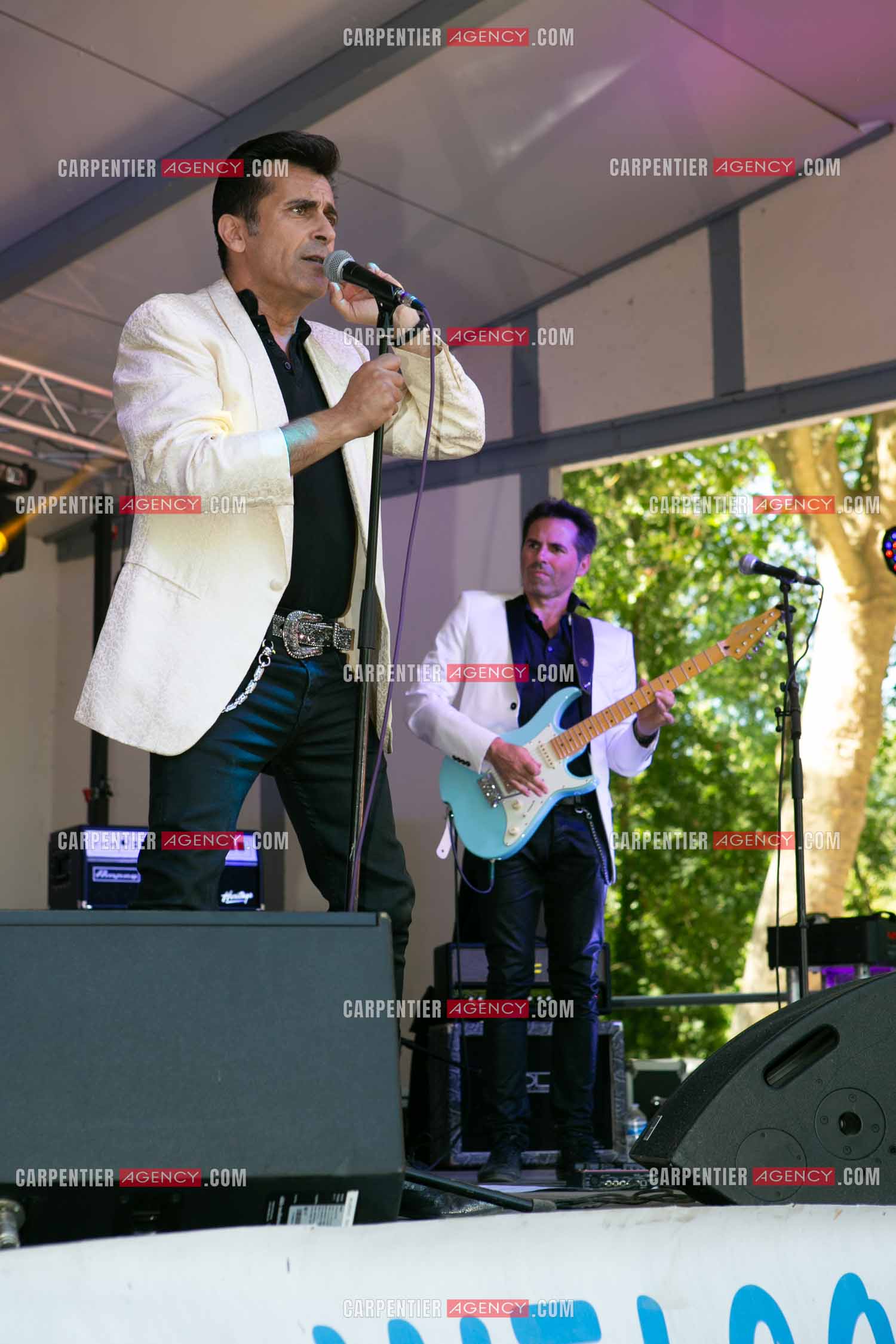 Le chanteur Bébert du groupe Les Forbans en concert.  ( Exclusif )