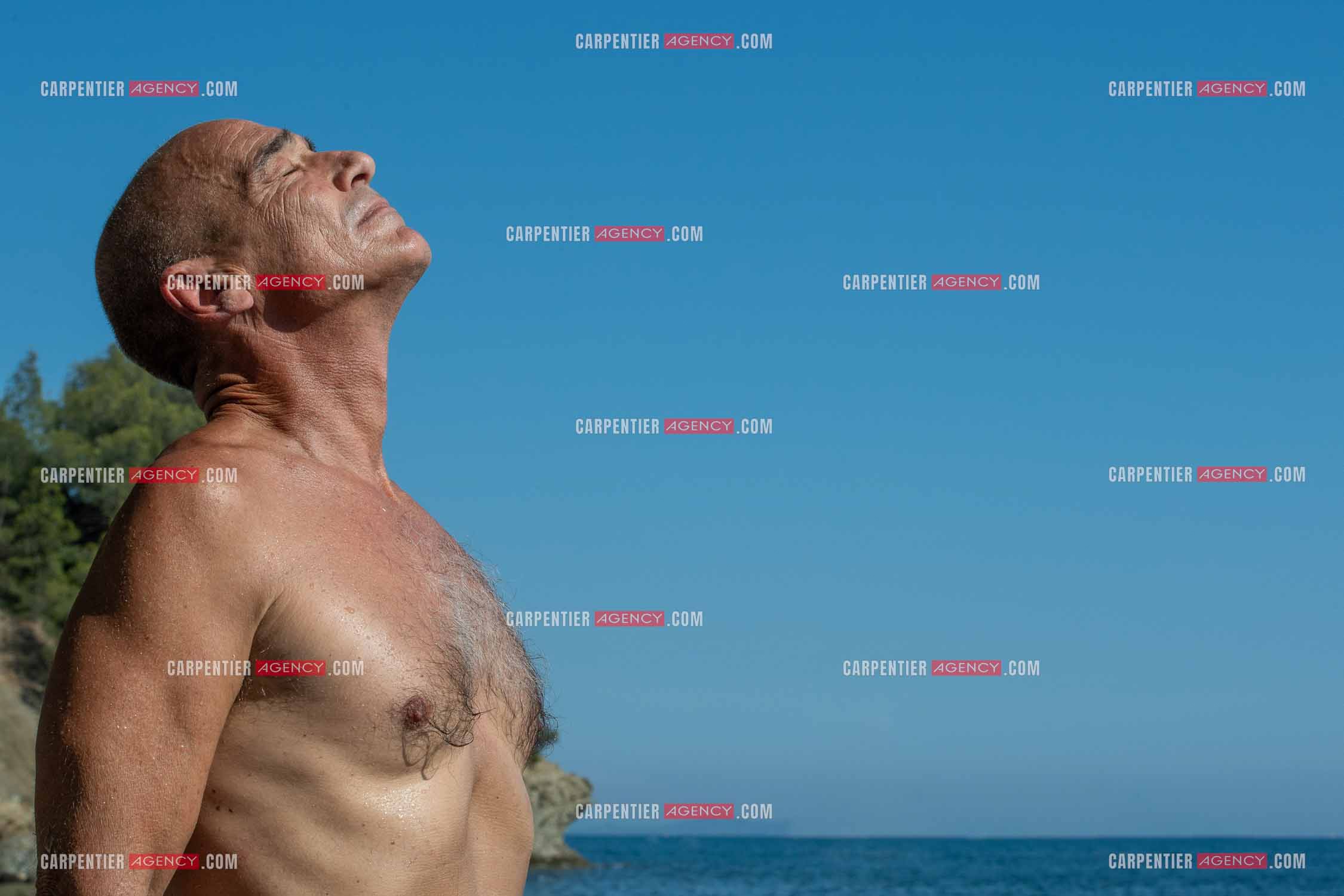 L'acteur Jean-Marc Barr ( Le grand Bleu ) sur la plage de Pipapy à Toulon dans le Var pour un concert subaquatique “ 20 000 sons sous la mer “ ( Sea of sound ).   ( Exclusif )